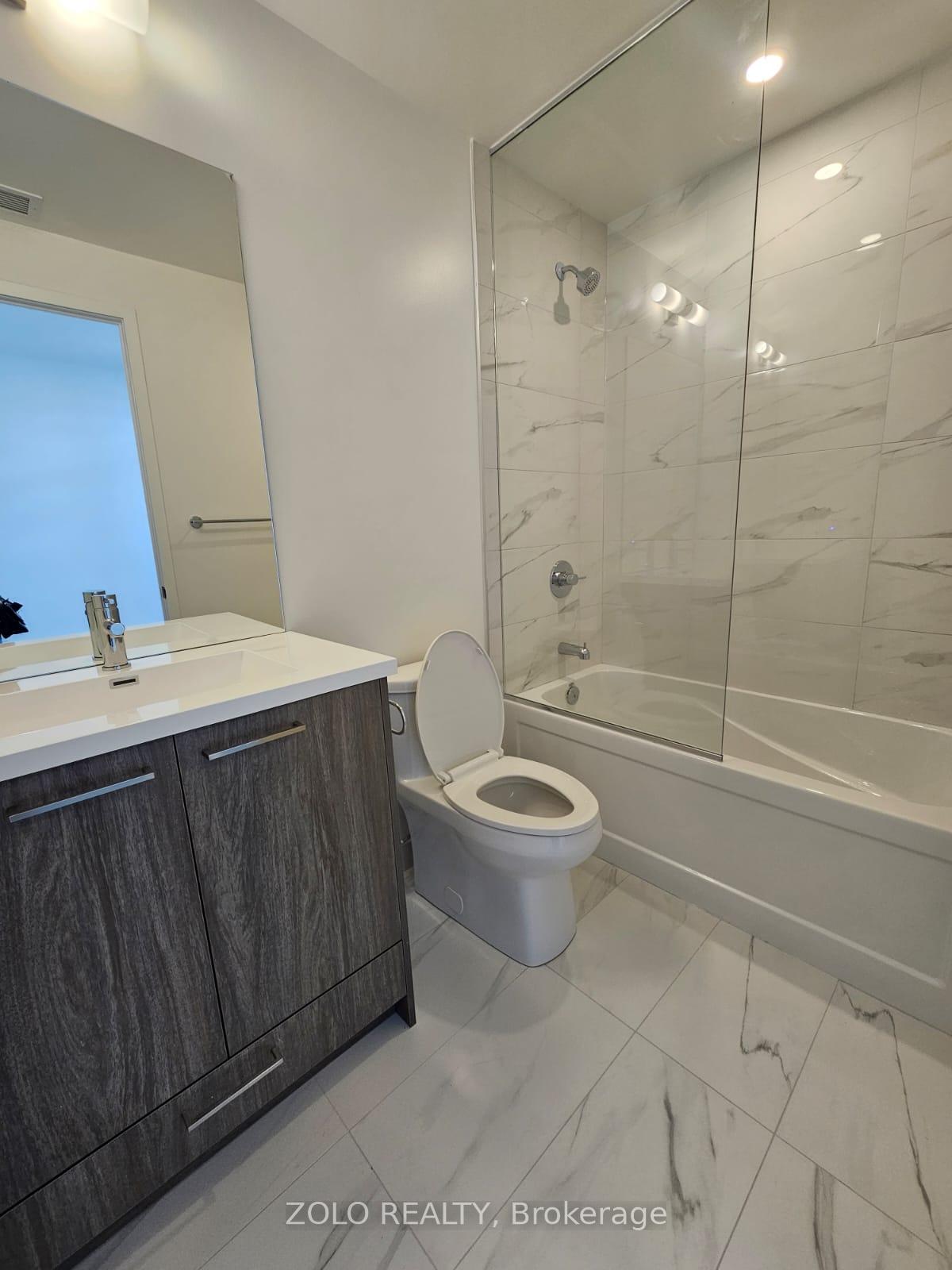 Photo 4 of Unit 3503, 28 Interchange Way, Vaughan, Vaughan Corporate Centre — HOMEH