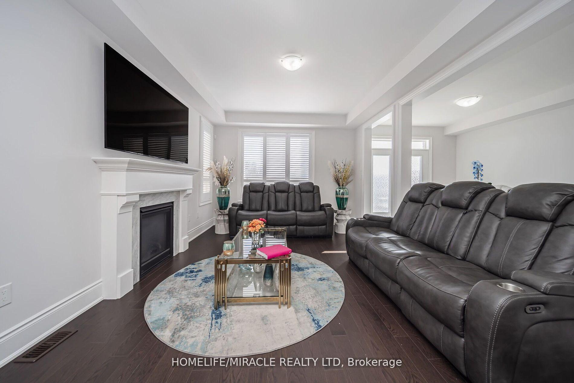 Photo 6 of 16 Mountain Heights Place, Hamilton, Waterdown — HOMEH