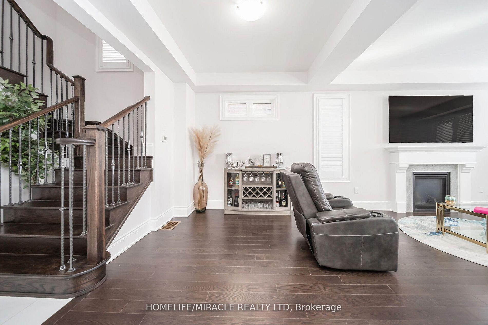 Photo 19 of 16 Mountain Heights Place, Hamilton, Waterdown — HOMEH