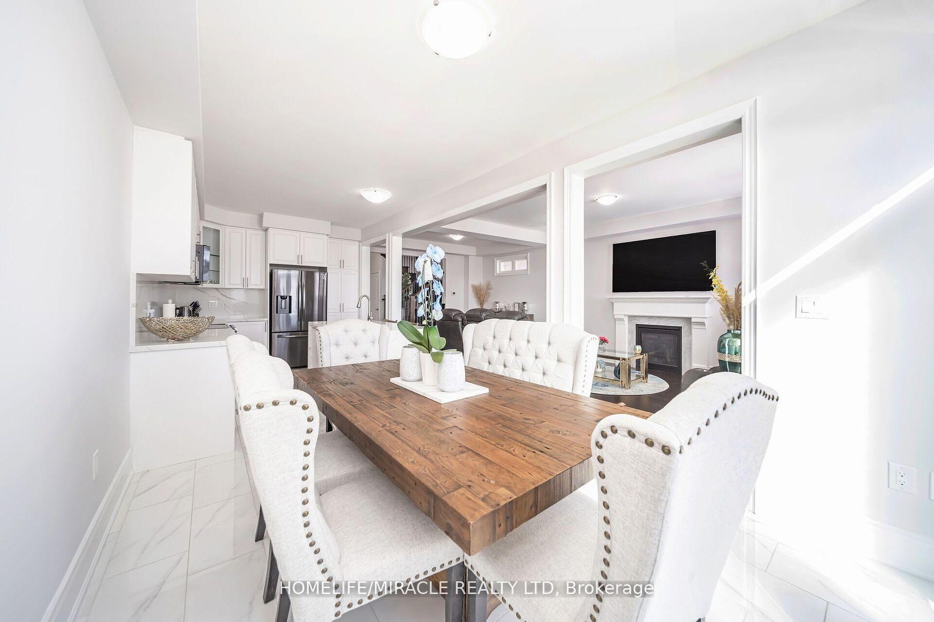 Photo 10 of 16 Mountain Heights Place, Hamilton, Waterdown — HOMEH