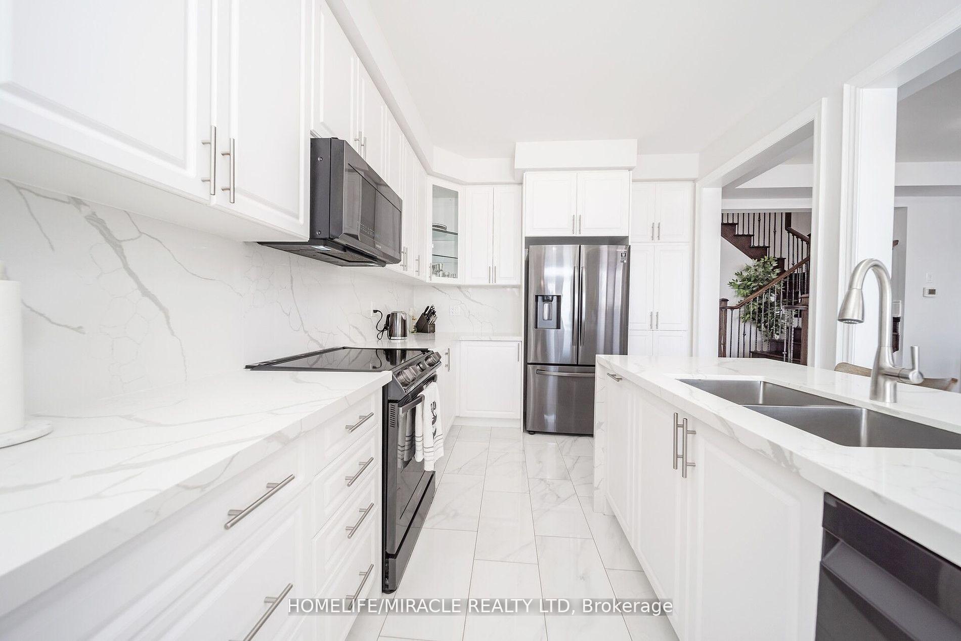 Photo 15 of 16 Mountain Heights Place, Hamilton, Waterdown — HOMEH