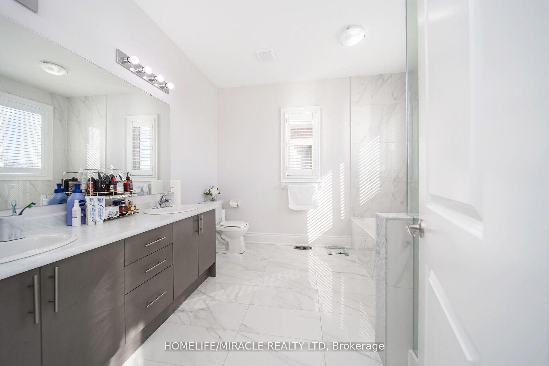Photo 13 of 16 Mountain Heights Place, Hamilton, Waterdown — HOMEH