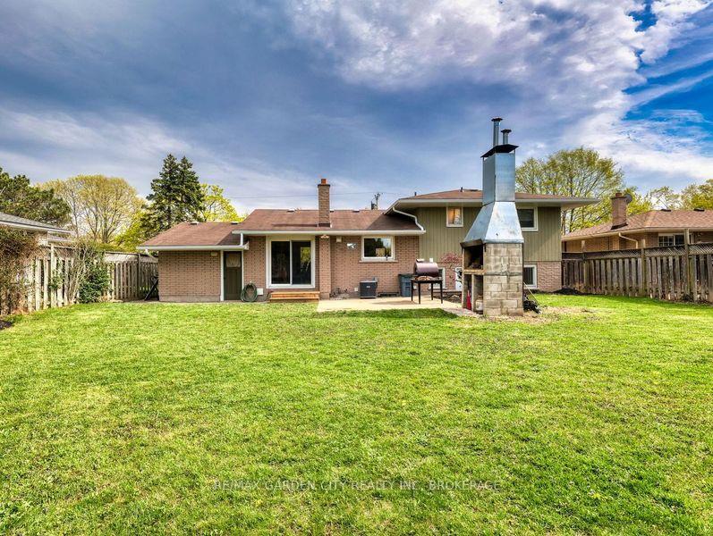 Photo 14 of 66 Lockview Crescent, St. Catharines, Bunting/Linwell — HOMEH