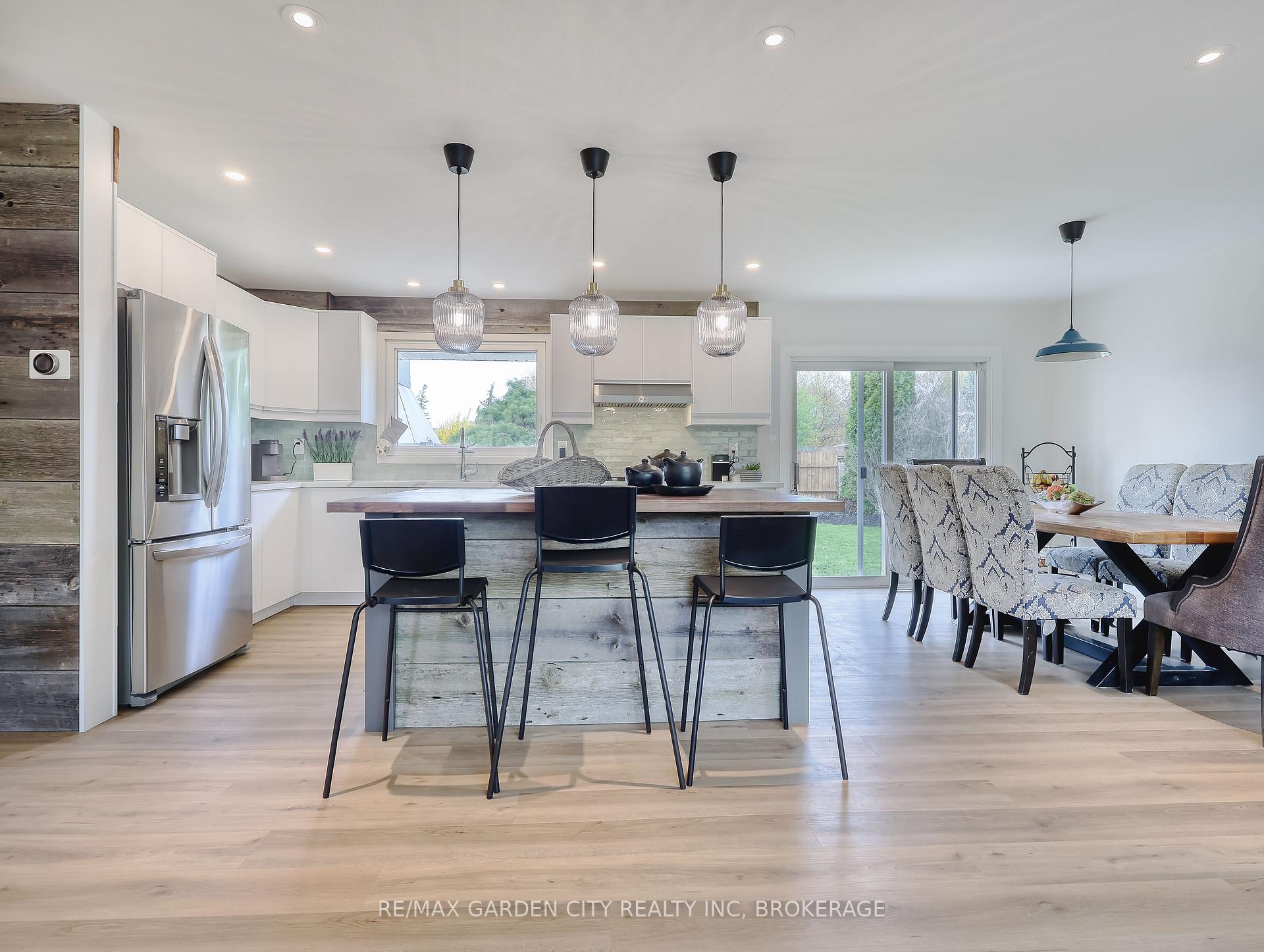 Photo 9 of 66 Lockview Crescent, St. Catharines, Bunting/Linwell — HOMEH