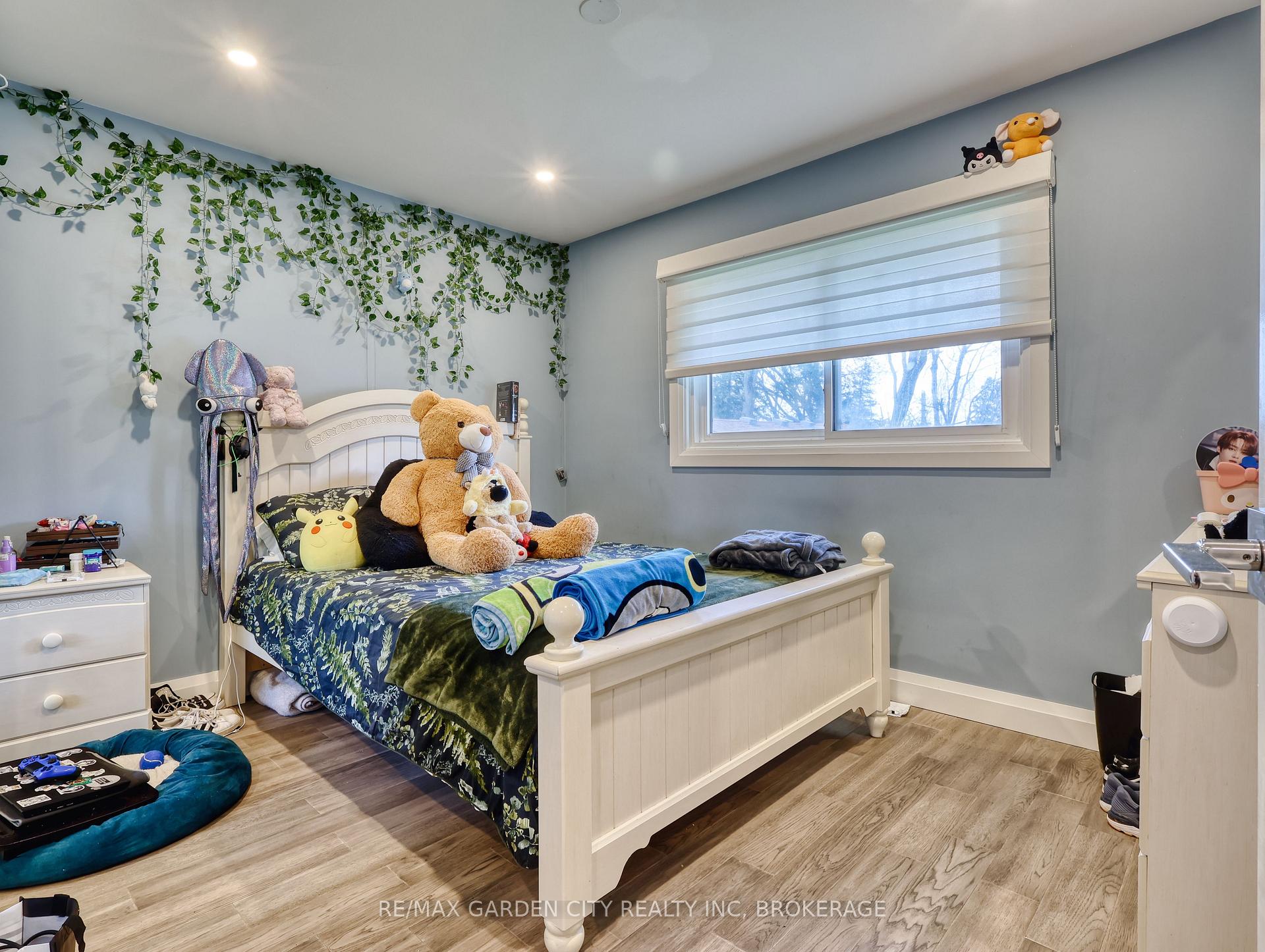Photo 15 of 66 Lockview Crescent, St. Catharines, Bunting/Linwell — HOMEH