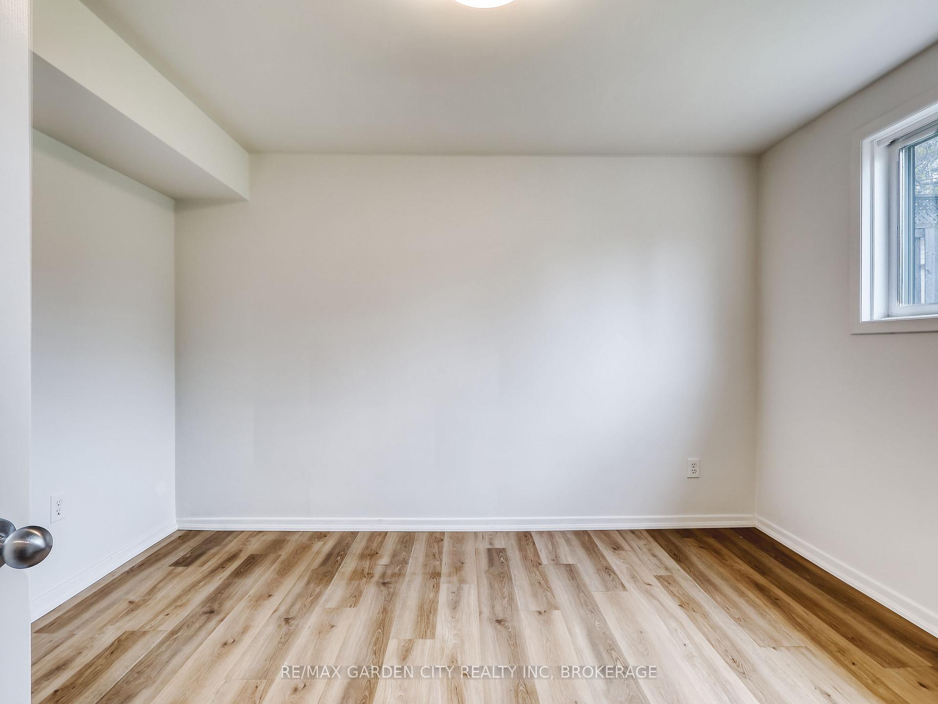 Photo 23 of 66 Lockview Crescent, St. Catharines, Bunting/Linwell — HOMEH