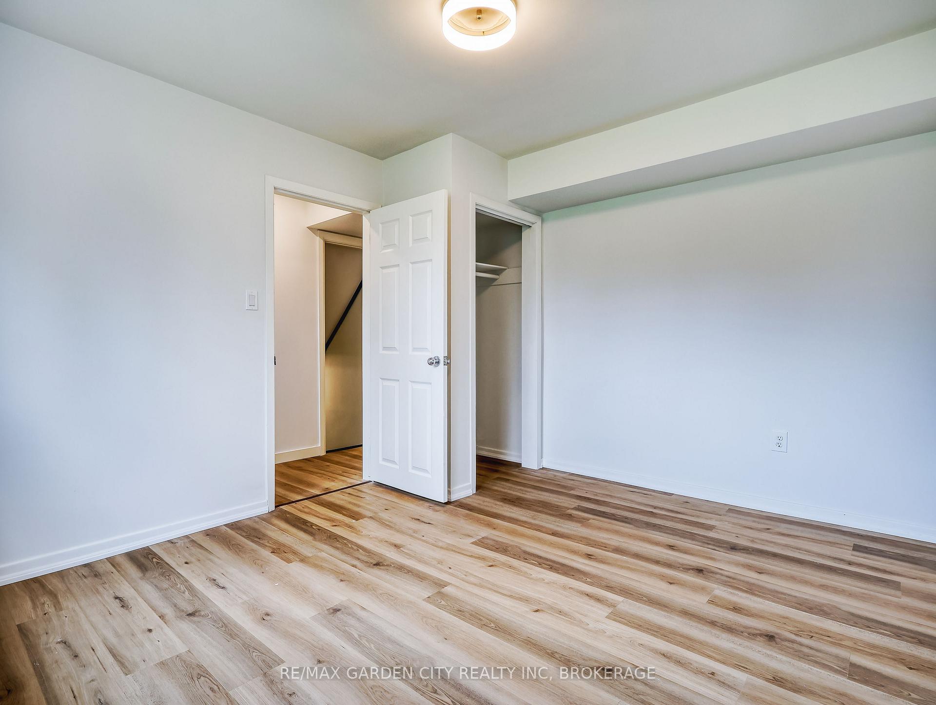 Photo 33 of 66 Lockview Crescent, St. Catharines, Bunting/Linwell — HOMEH