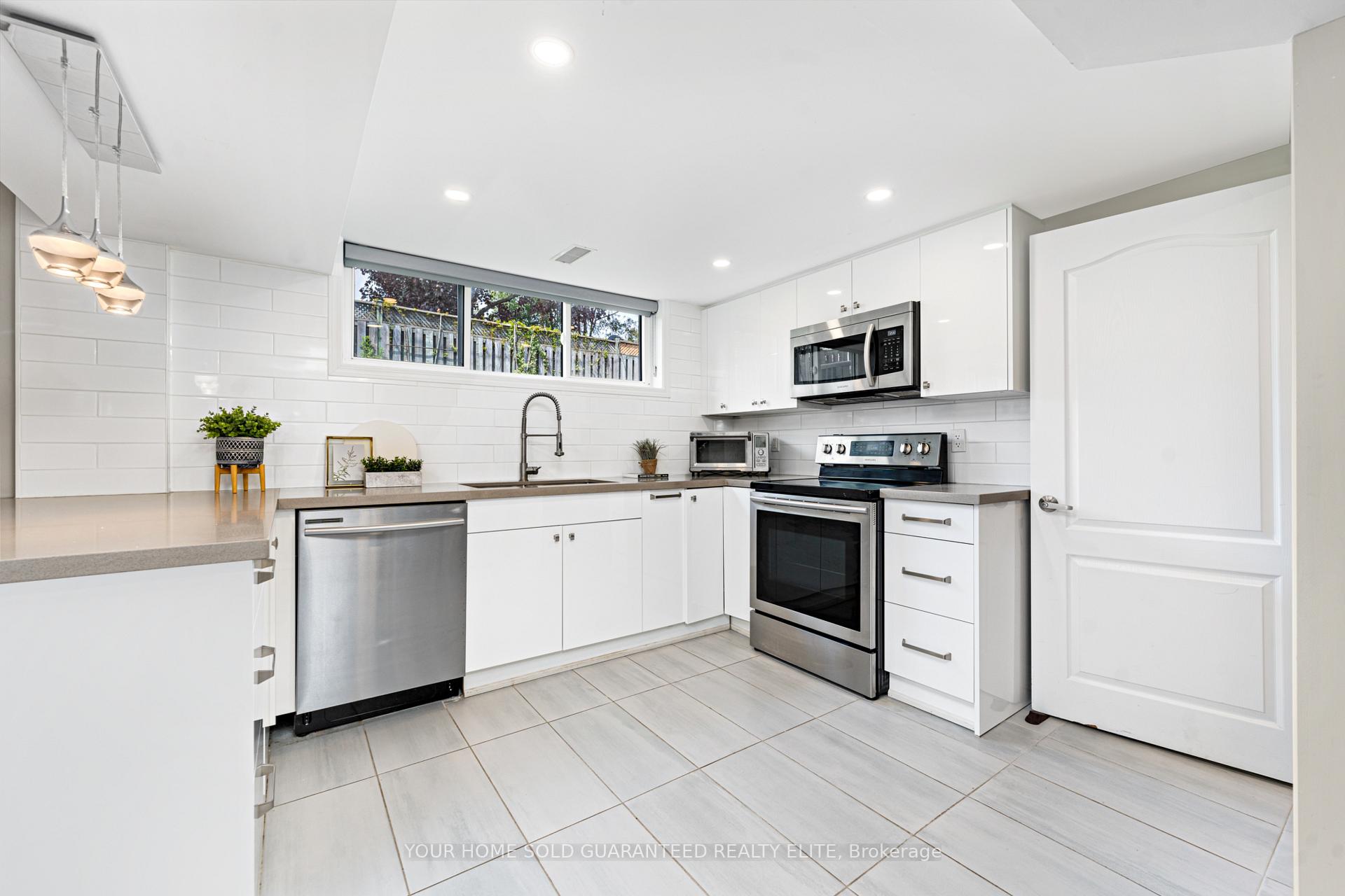Photo 12 of 28 Purvis Drive, Hamilton, Cootes Paradise — HOMEH