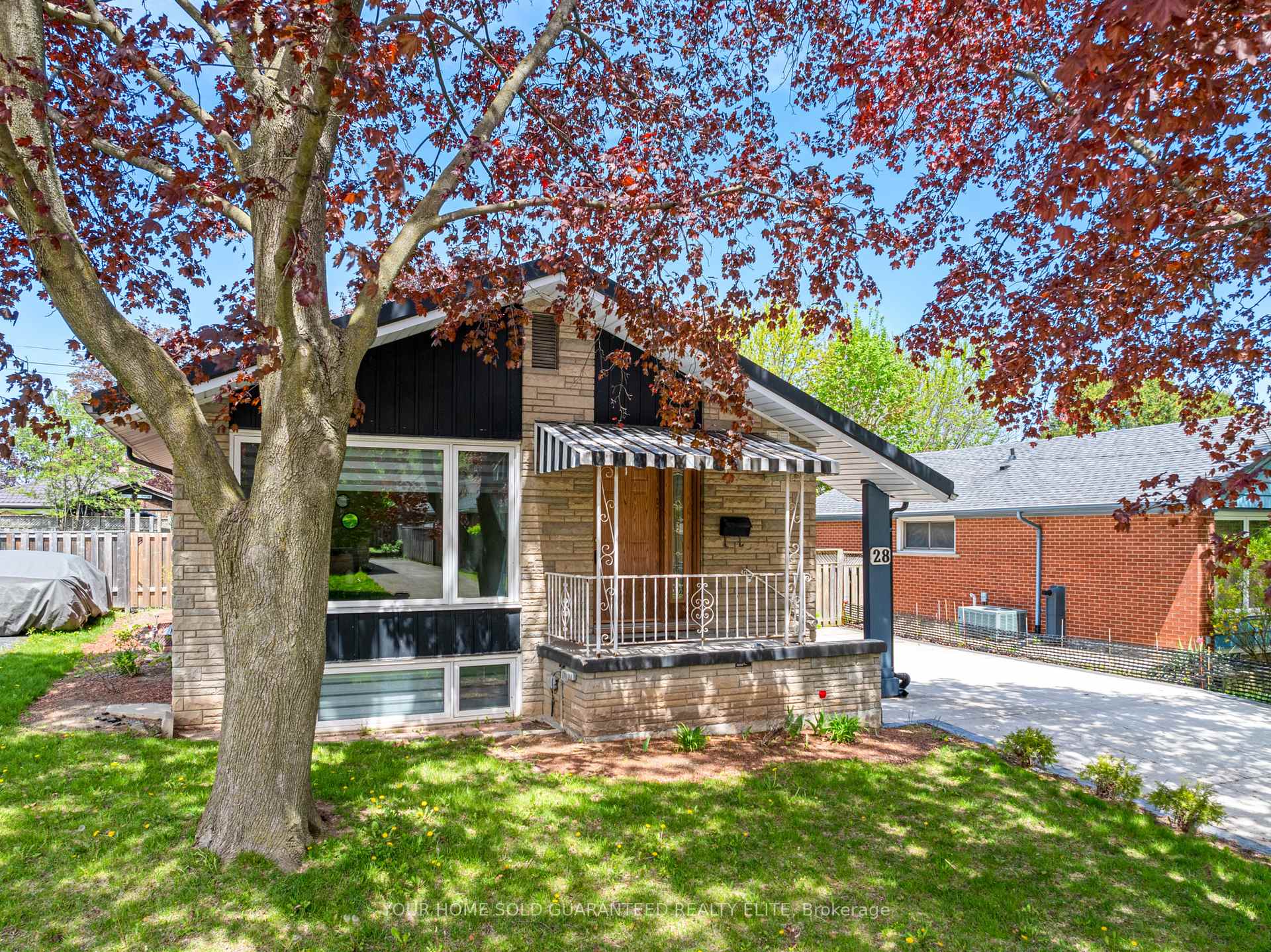 Photo 16 of 28 Purvis Drive, Hamilton, Cootes Paradise — HOMEH