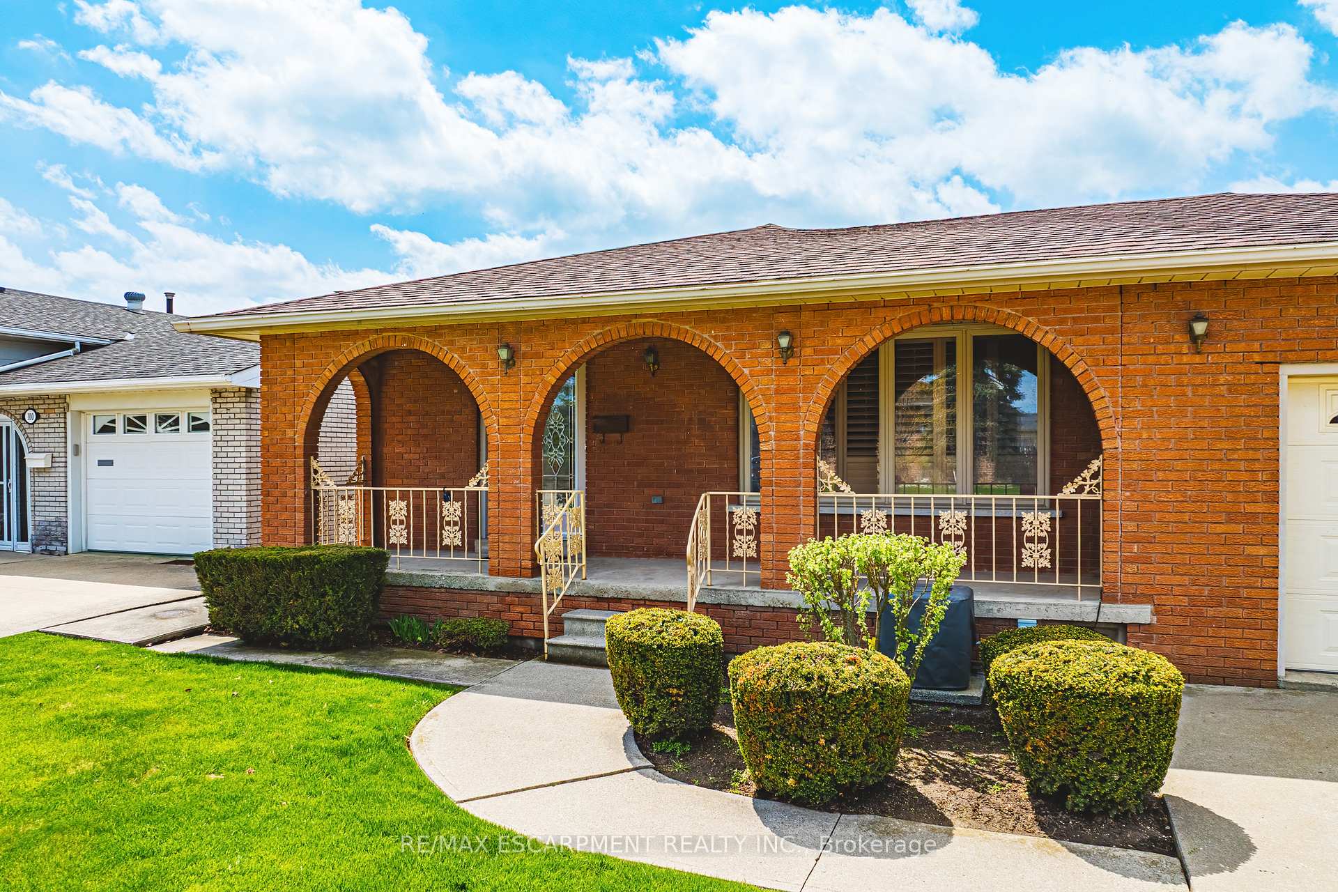 Photo 8 of 98 Deerhurst Road, Hamilton, Stoney Creek — HOMEH