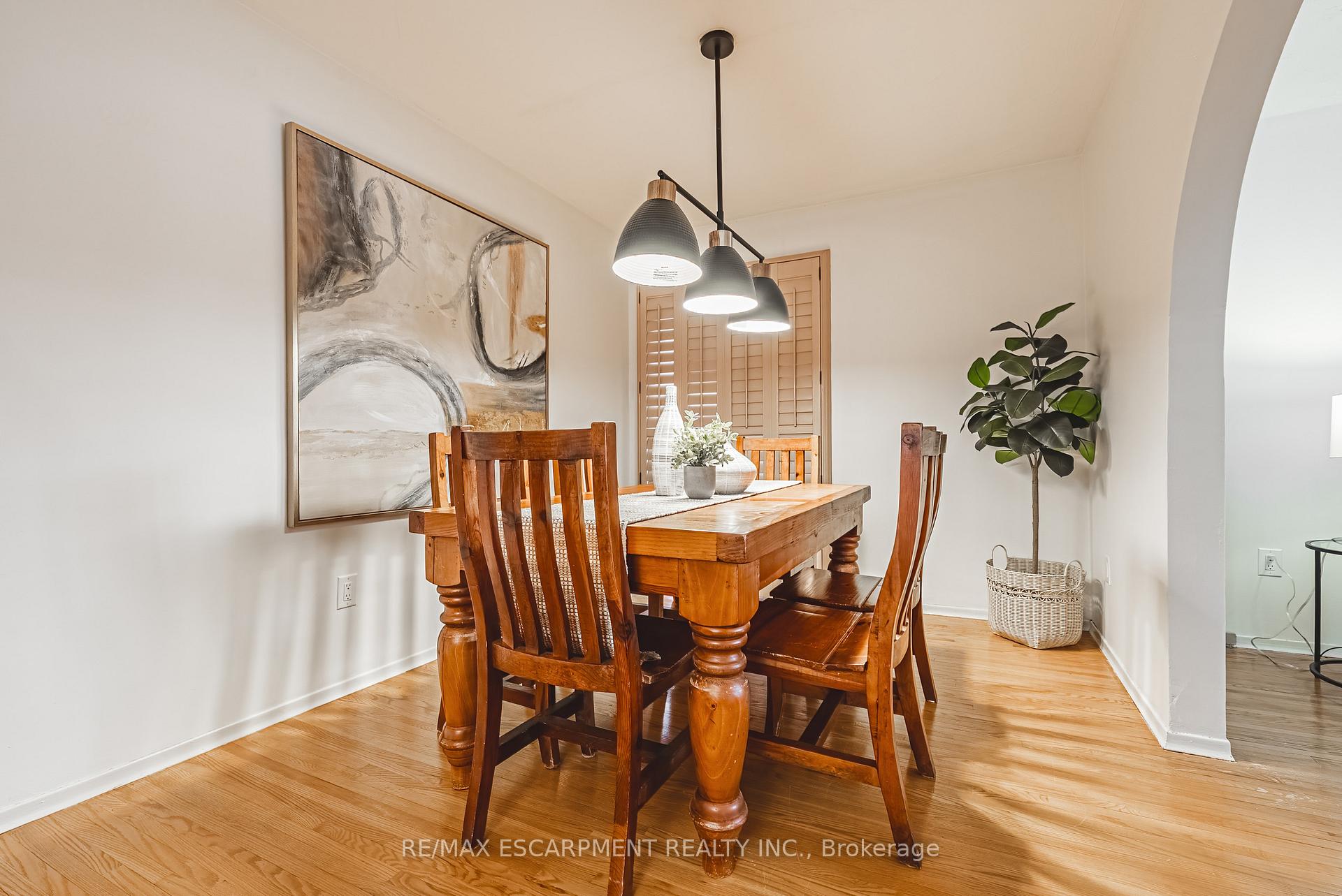 Photo 10 of 98 Deerhurst Road, Hamilton, Stoney Creek — HOMEH