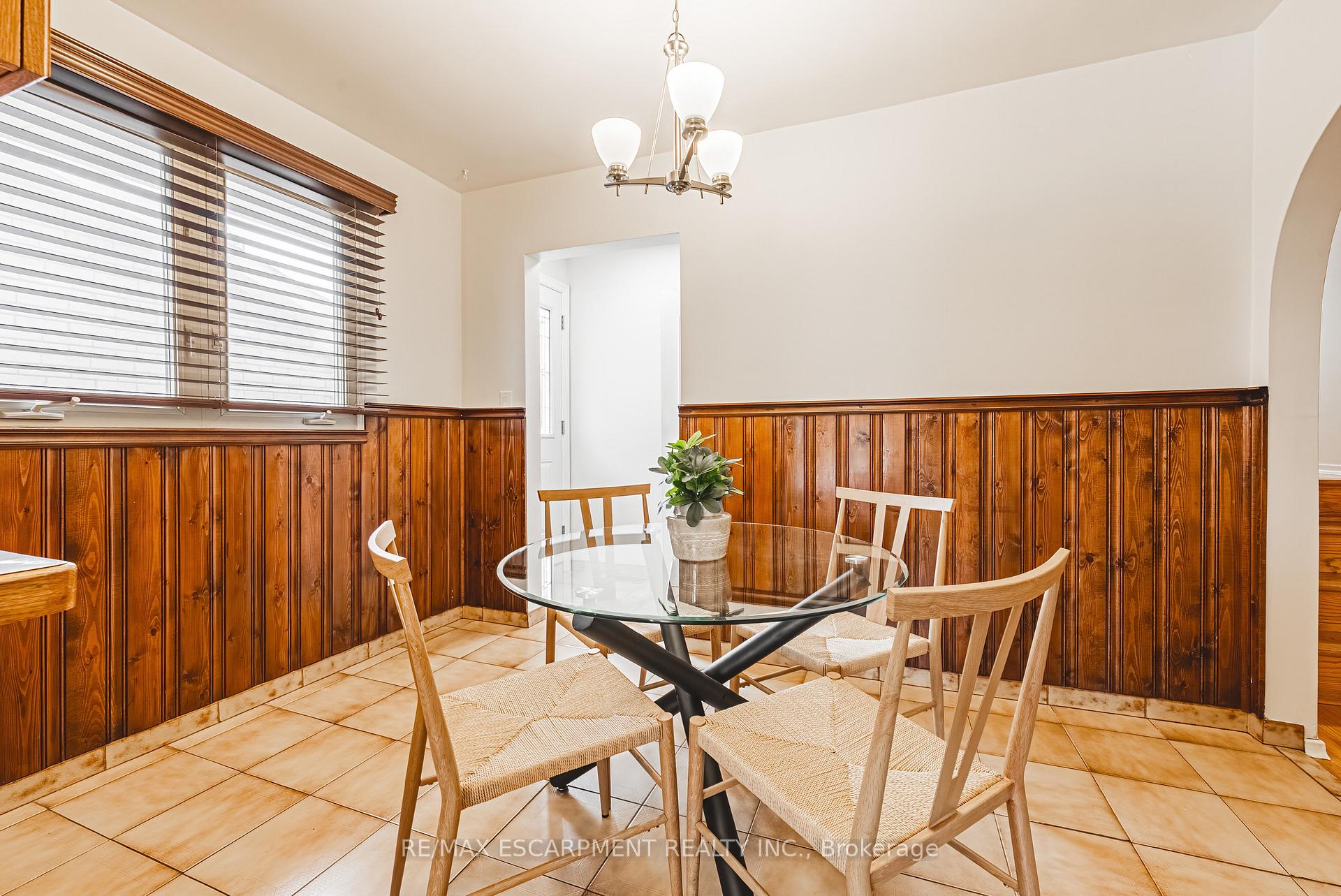 Photo 36 of 98 Deerhurst Road, Hamilton, Stoney Creek — HOMEH