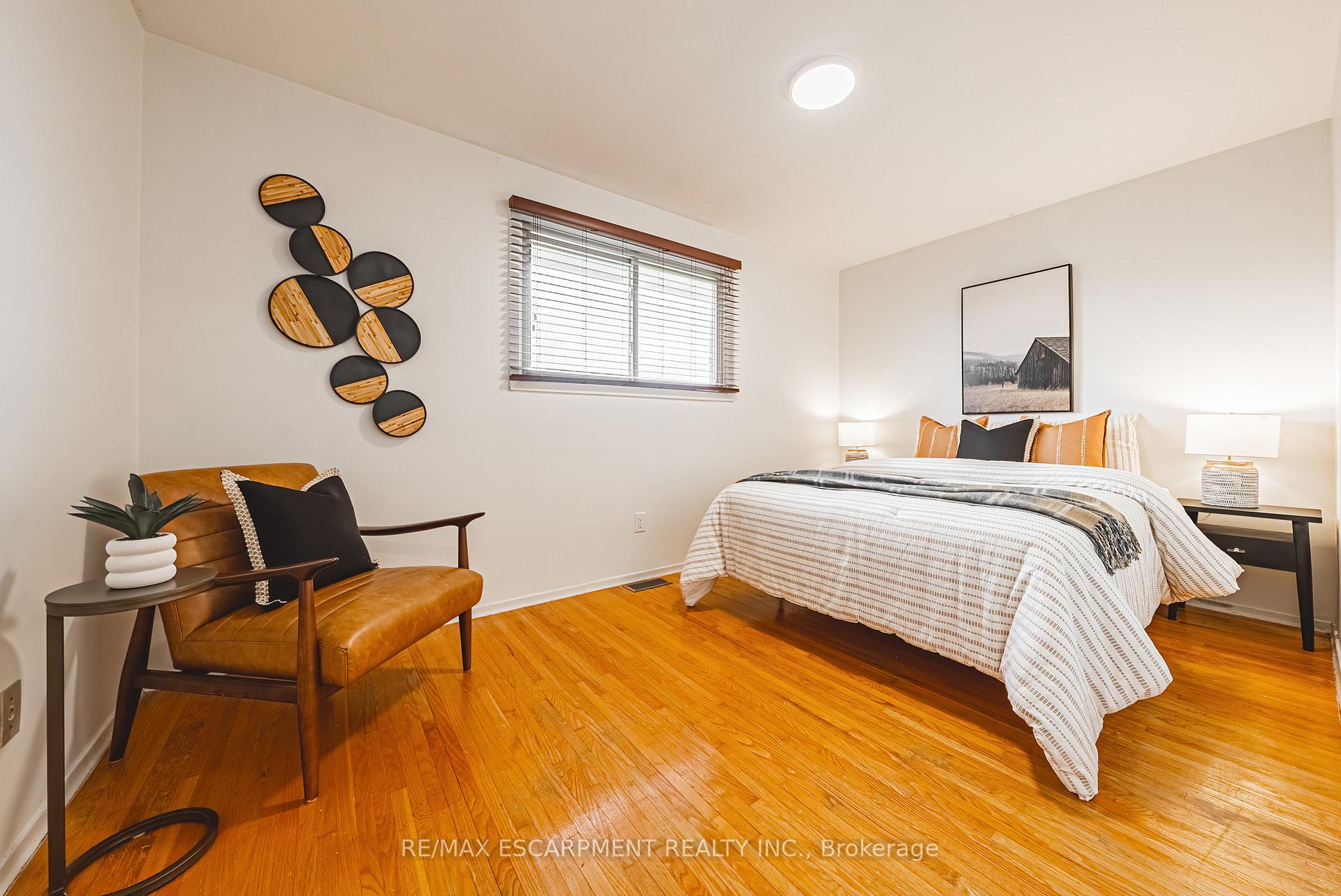 Photo 20 of 98 Deerhurst Road, Hamilton, Stoney Creek — HOMEH