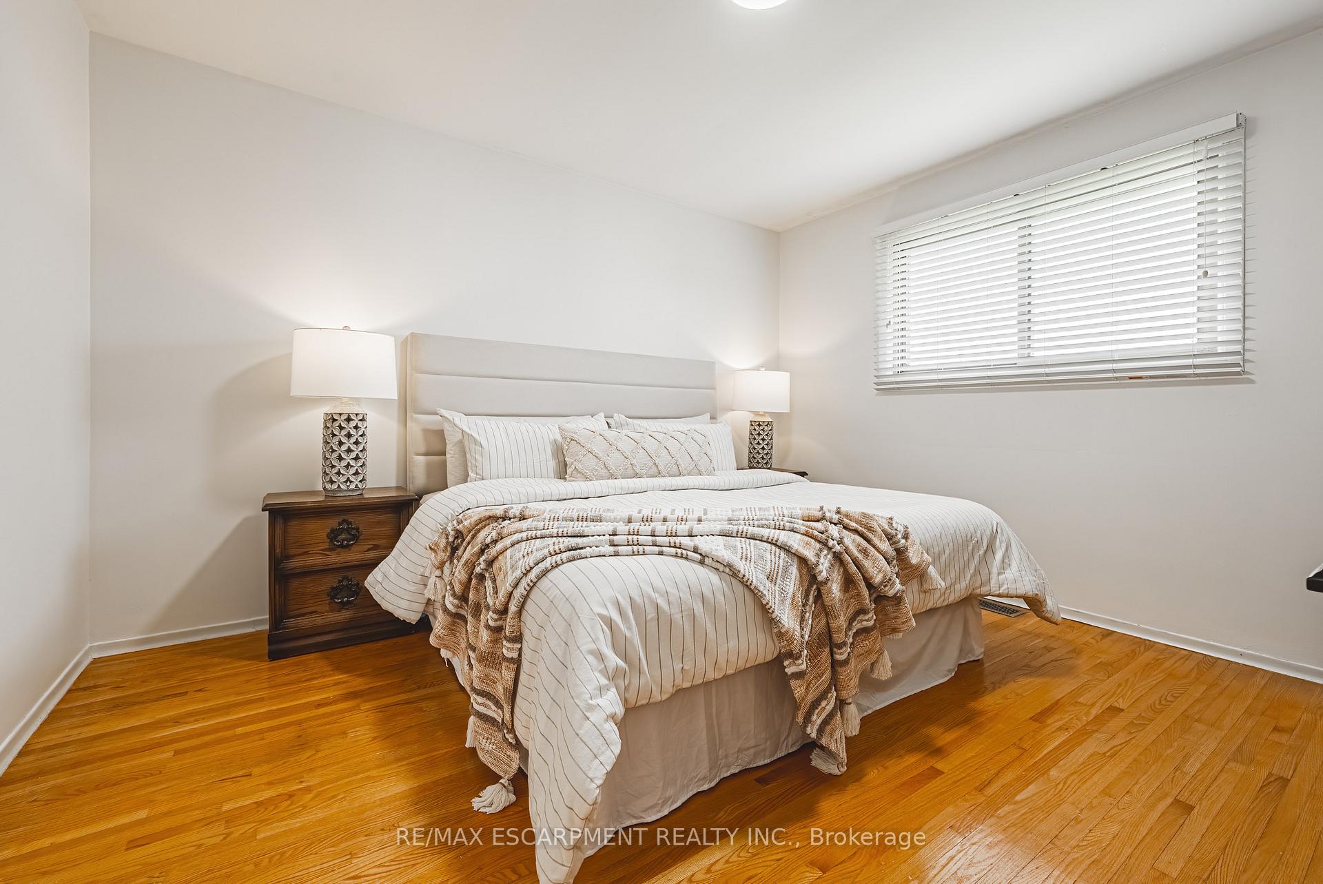 Photo 40 of 98 Deerhurst Road, Hamilton, Stoney Creek — HOMEH