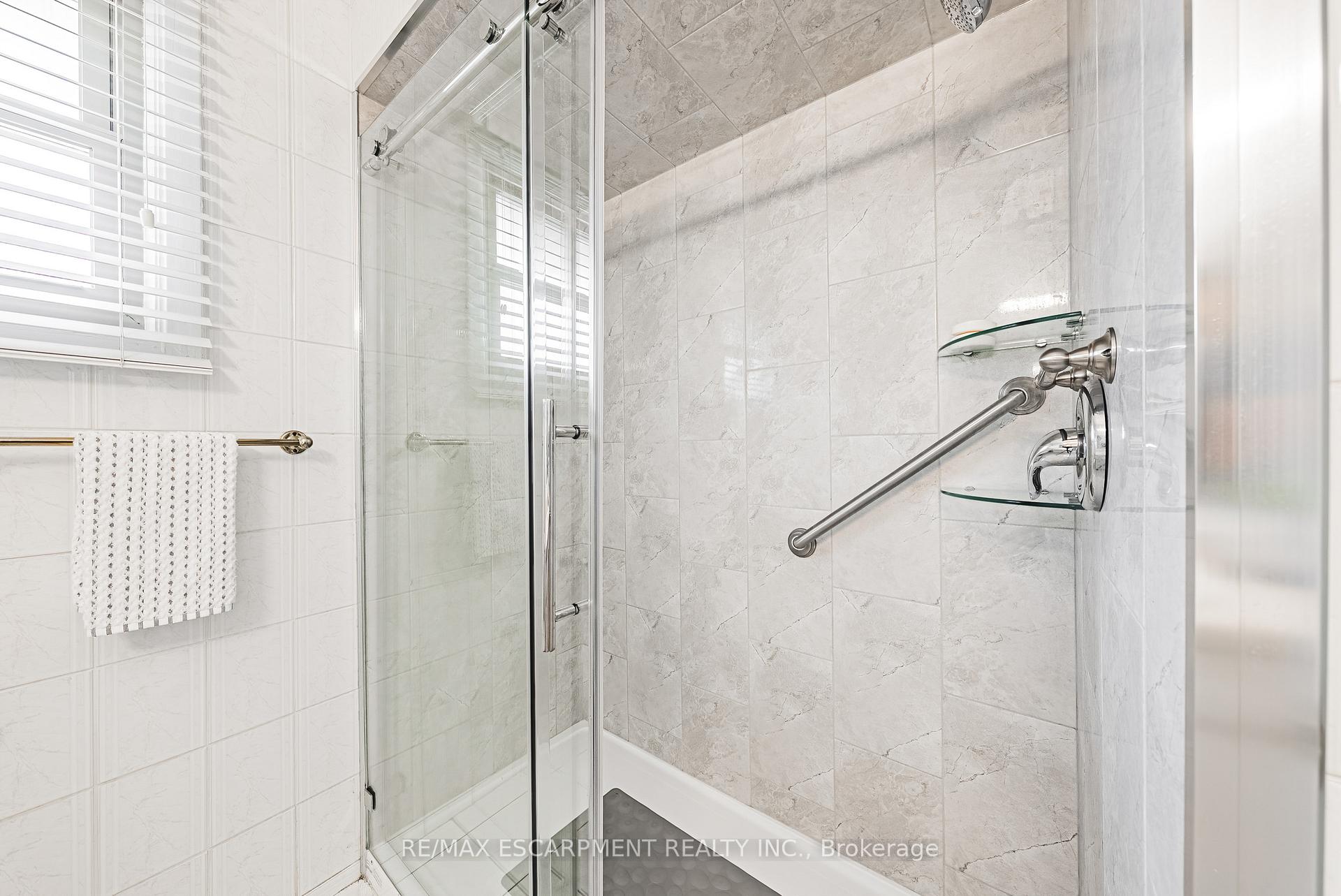 Photo 22 of 98 Deerhurst Road, Hamilton, Stoney Creek — HOMEH