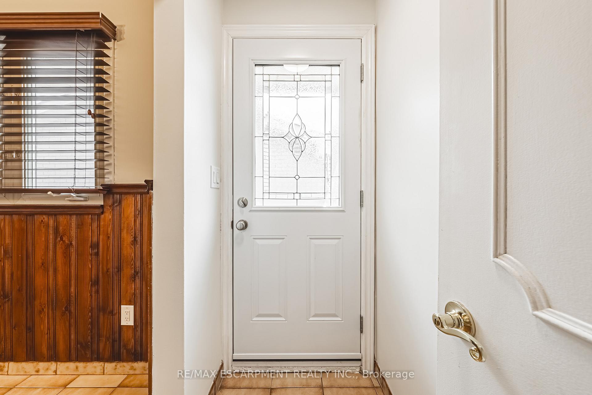 Photo 26 of 98 Deerhurst Road, Hamilton, Stoney Creek — HOMEH