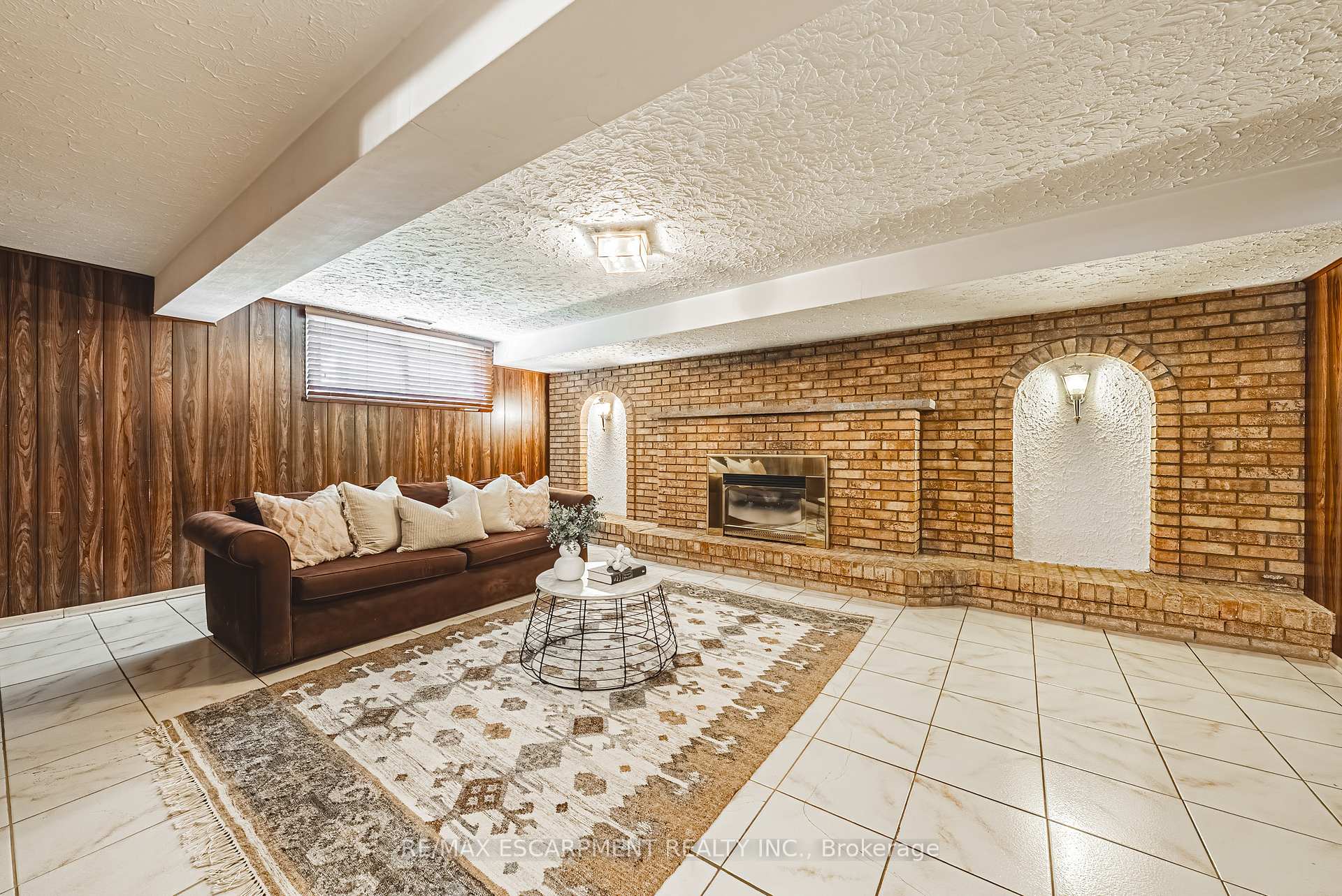 Photo 25 of 98 Deerhurst Road, Hamilton, Stoney Creek — HOMEH
