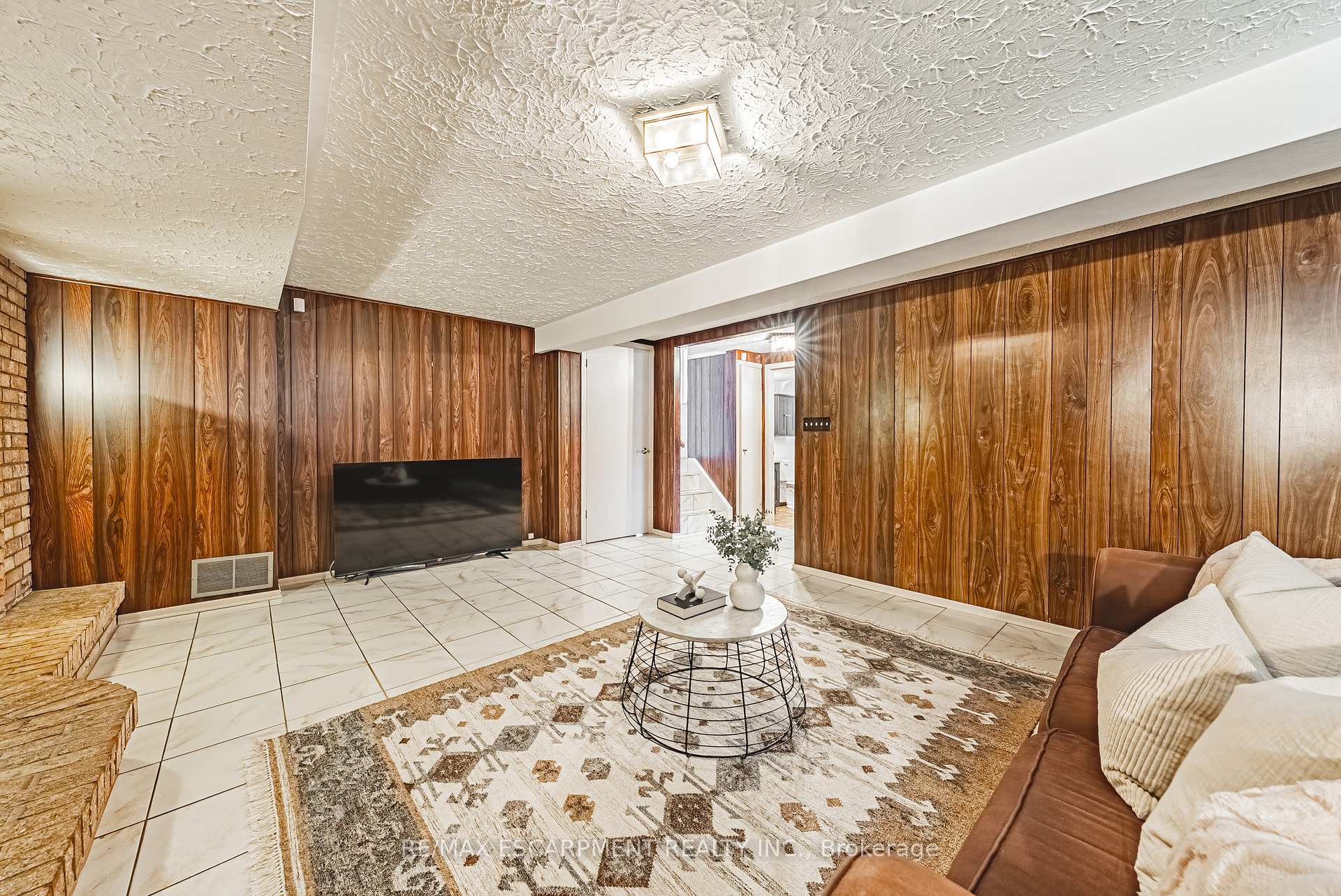 Photo 30 of 98 Deerhurst Road, Hamilton, Stoney Creek — HOMEH
