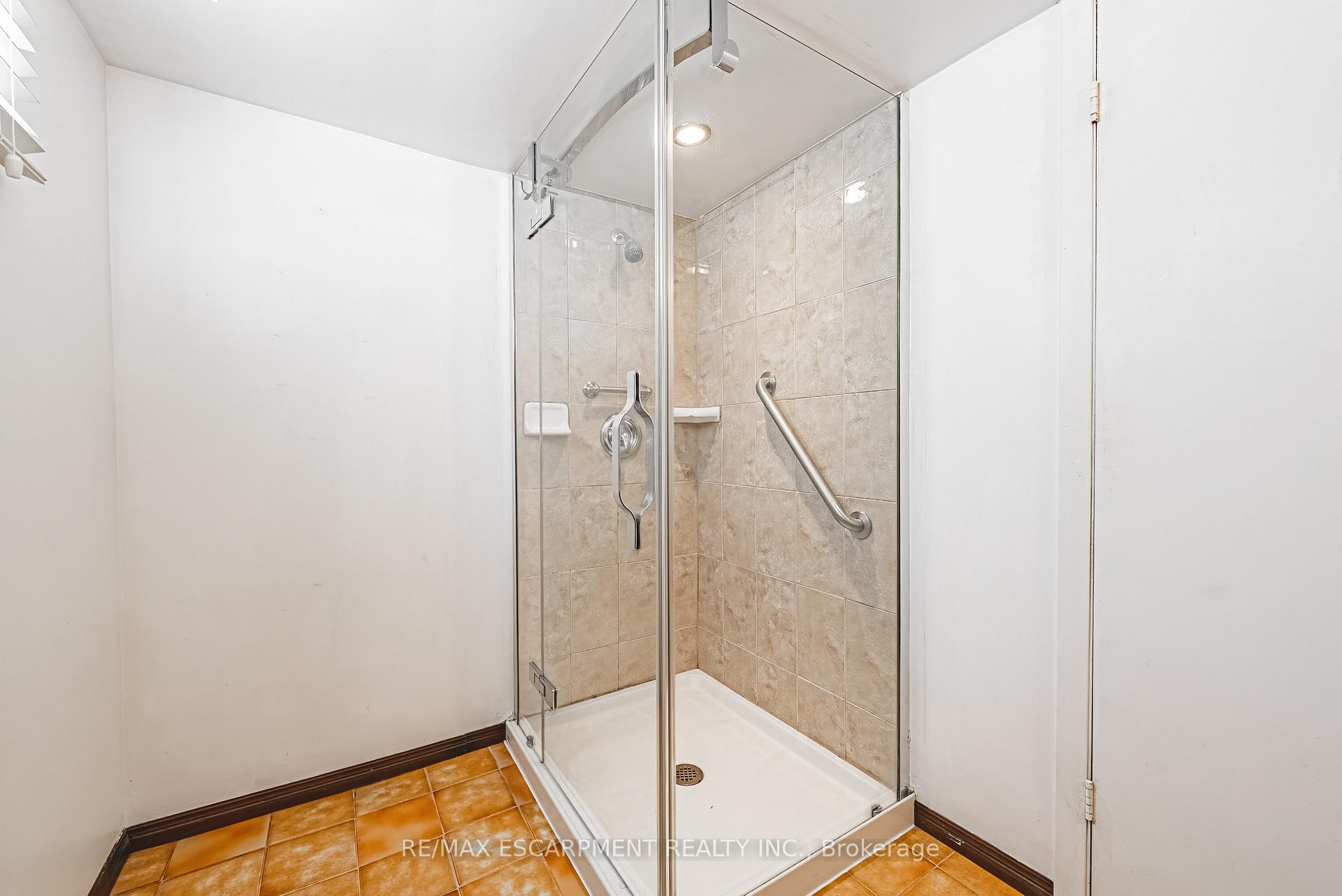 Photo 44 of 98 Deerhurst Road, Hamilton, Stoney Creek — HOMEH