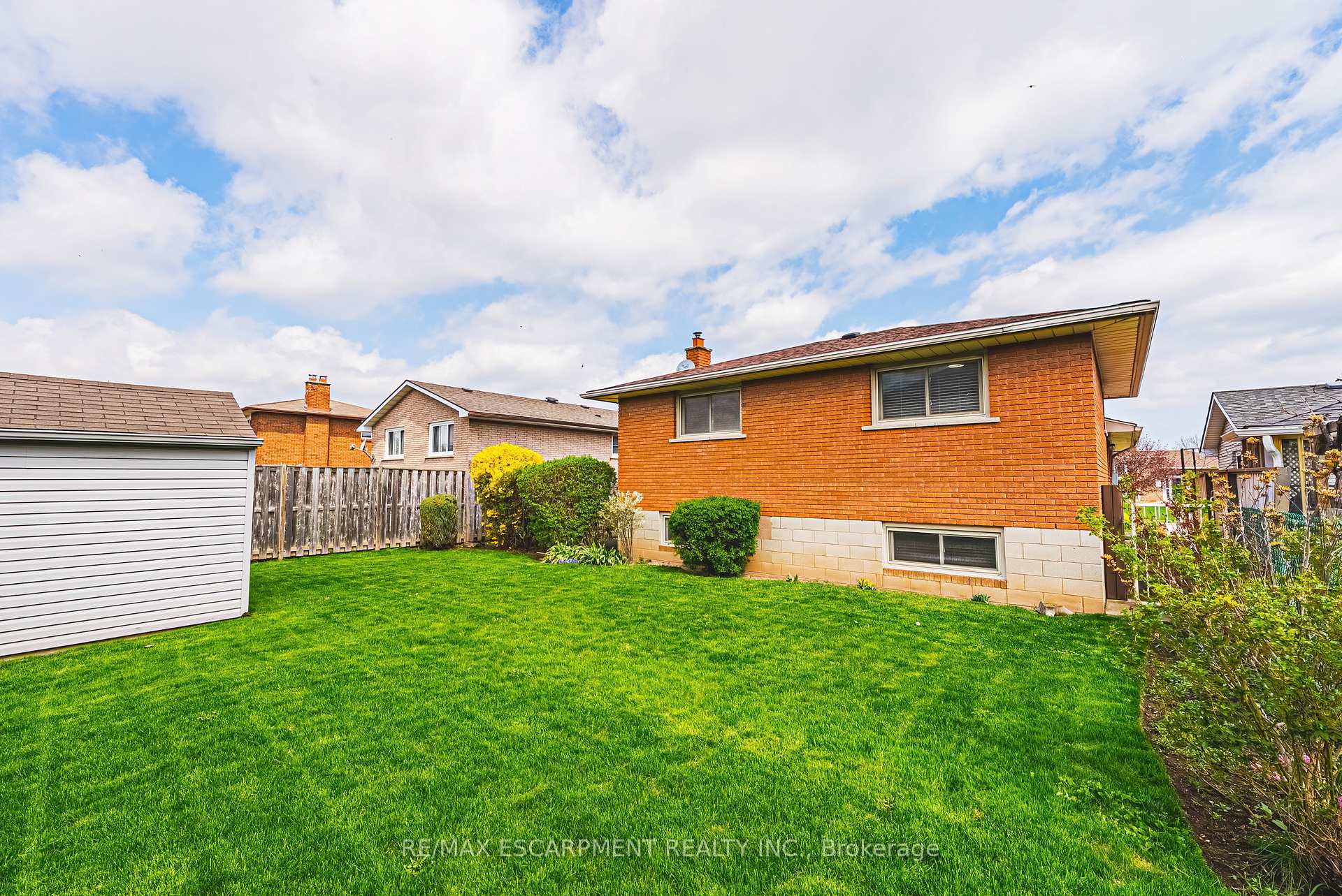 Photo 47 of 98 Deerhurst Road, Hamilton, Stoney Creek — HOMEH