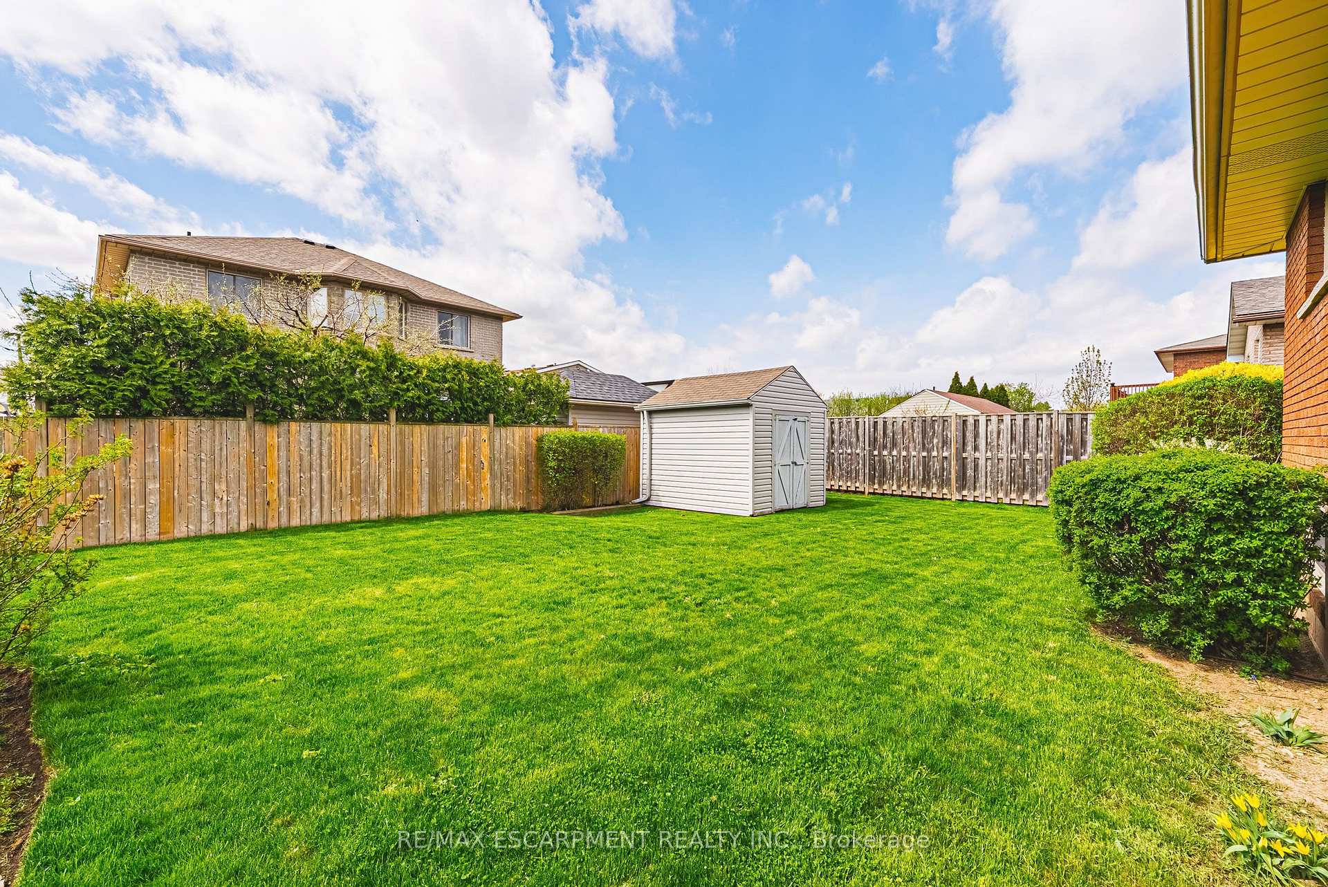 Photo 46 of 98 Deerhurst Road, Hamilton, Stoney Creek — HOMEH