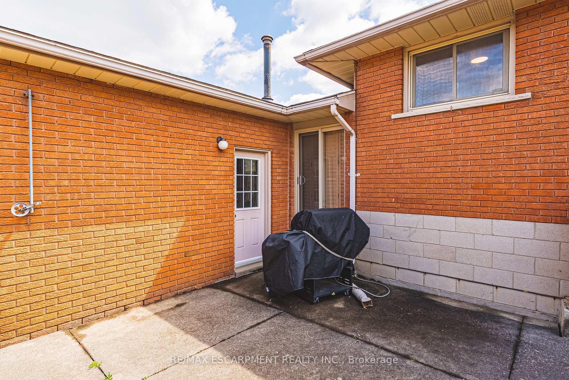 Photo 37 of 98 Deerhurst Road, Hamilton, Stoney Creek — HOMEH