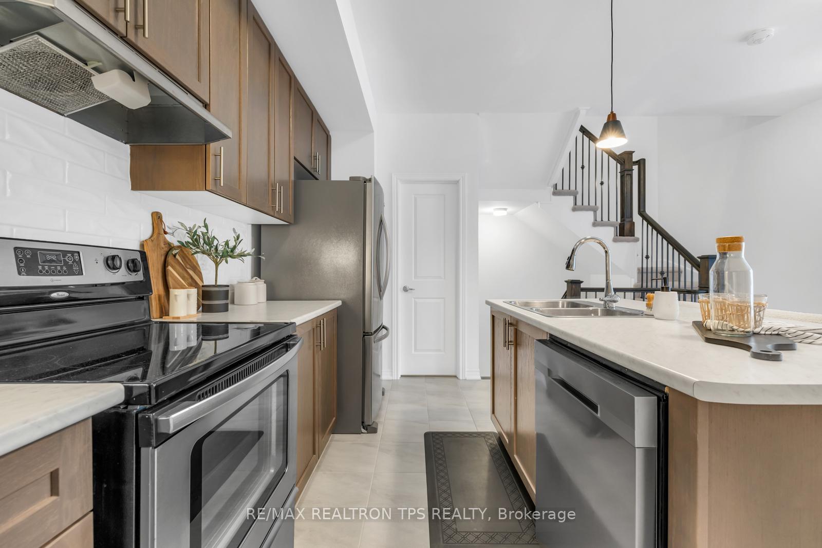Photo 23 of 1107 Lockie Drive, Oshawa, Kedron — HOMEH