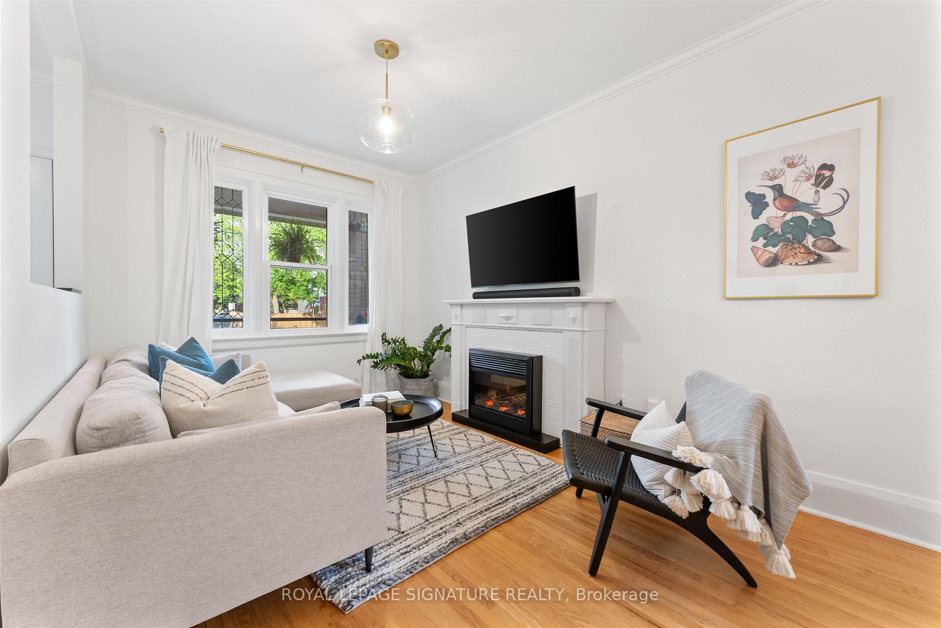 Photo 5 of 142 Dewhurst Boulevard, Toronto, Danforth Village-East York — HOMEH