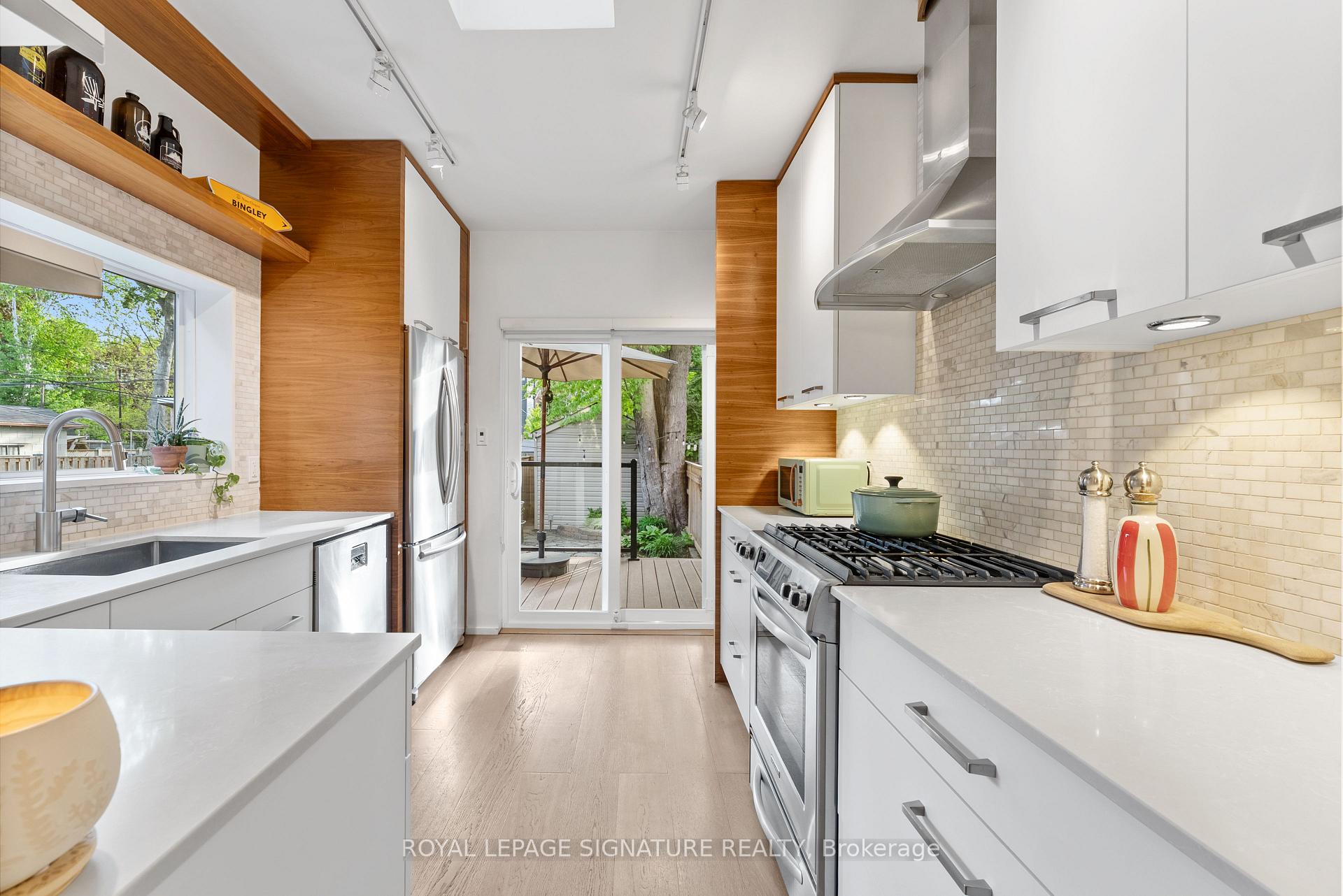 Photo 3 of 142 Dewhurst Boulevard, Toronto, Danforth Village-East York — HOMEH