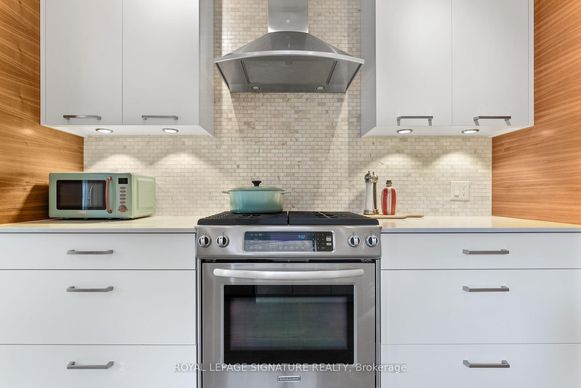 Photo 12 of 142 Dewhurst Boulevard, Toronto, Danforth Village-East York — HOMEH