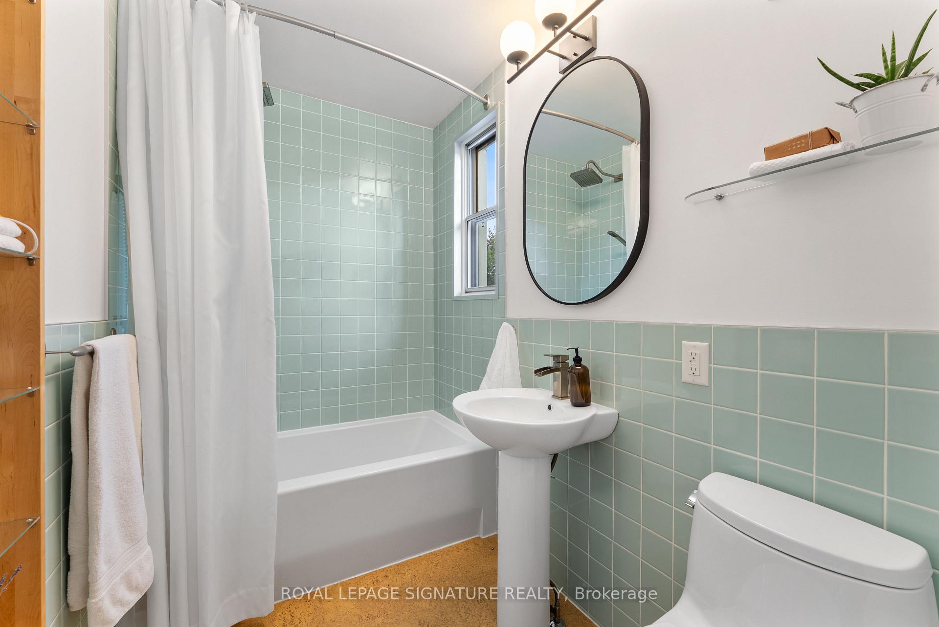 Photo 20 of 142 Dewhurst Boulevard, Toronto, Danforth Village-East York — HOMEH