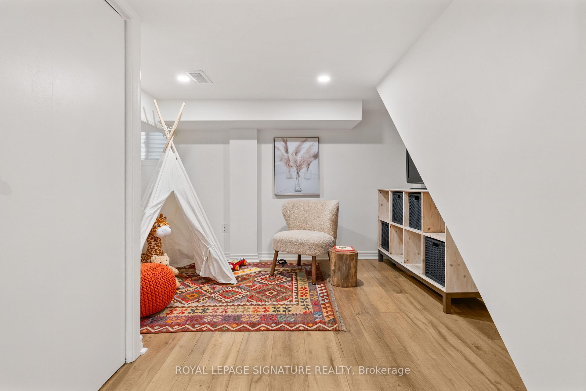 Photo 37 of 142 Dewhurst Boulevard, Toronto, Danforth Village-East York — HOMEH