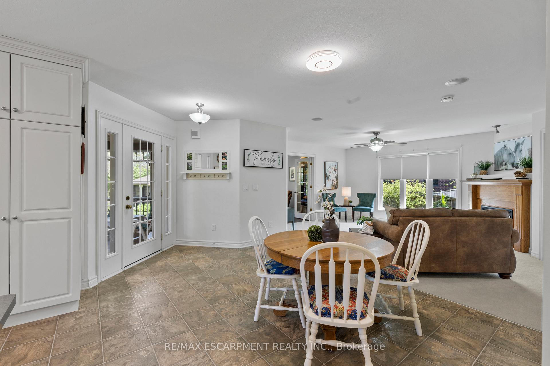 Photo 4 of 4160 Stanley Street, Lincoln, Lincoln-Jordan/Vineland — HOMEH