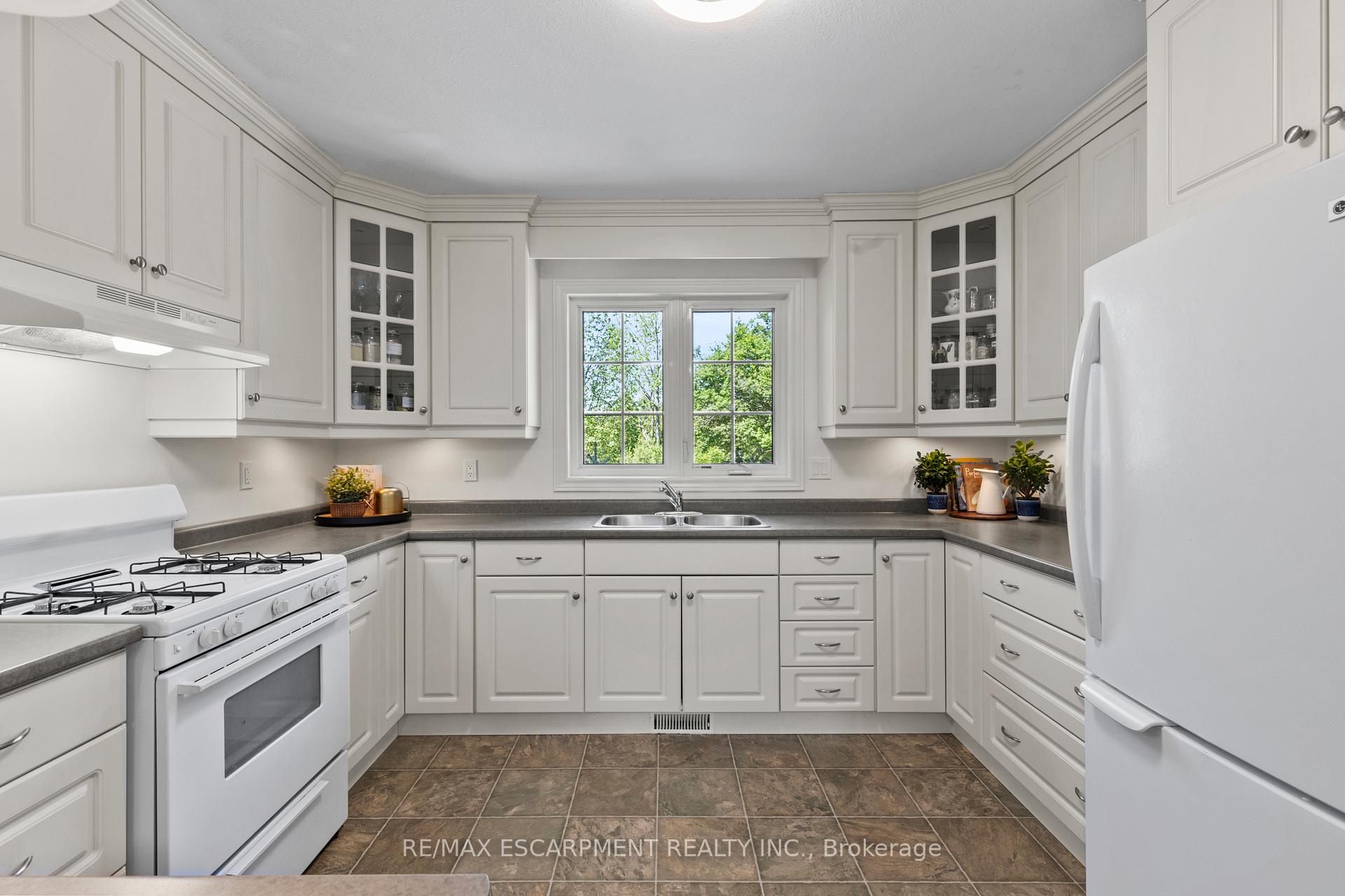 Photo 16 of 4160 Stanley Street, Lincoln, Lincoln-Jordan/Vineland — HOMEH