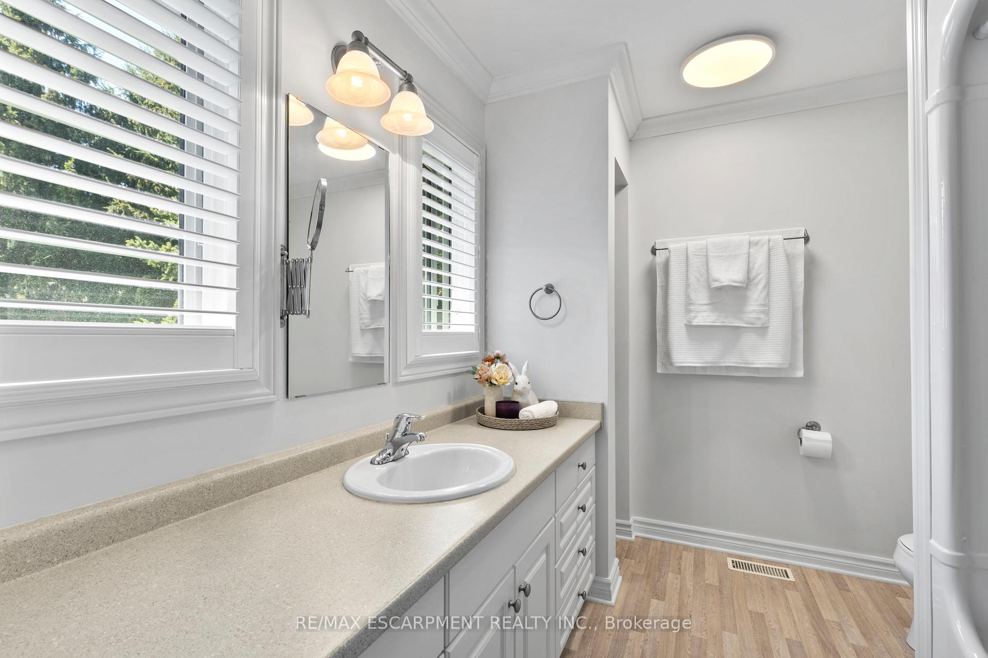 Photo 10 of 4160 Stanley Street, Lincoln, Lincoln-Jordan/Vineland — HOMEH
