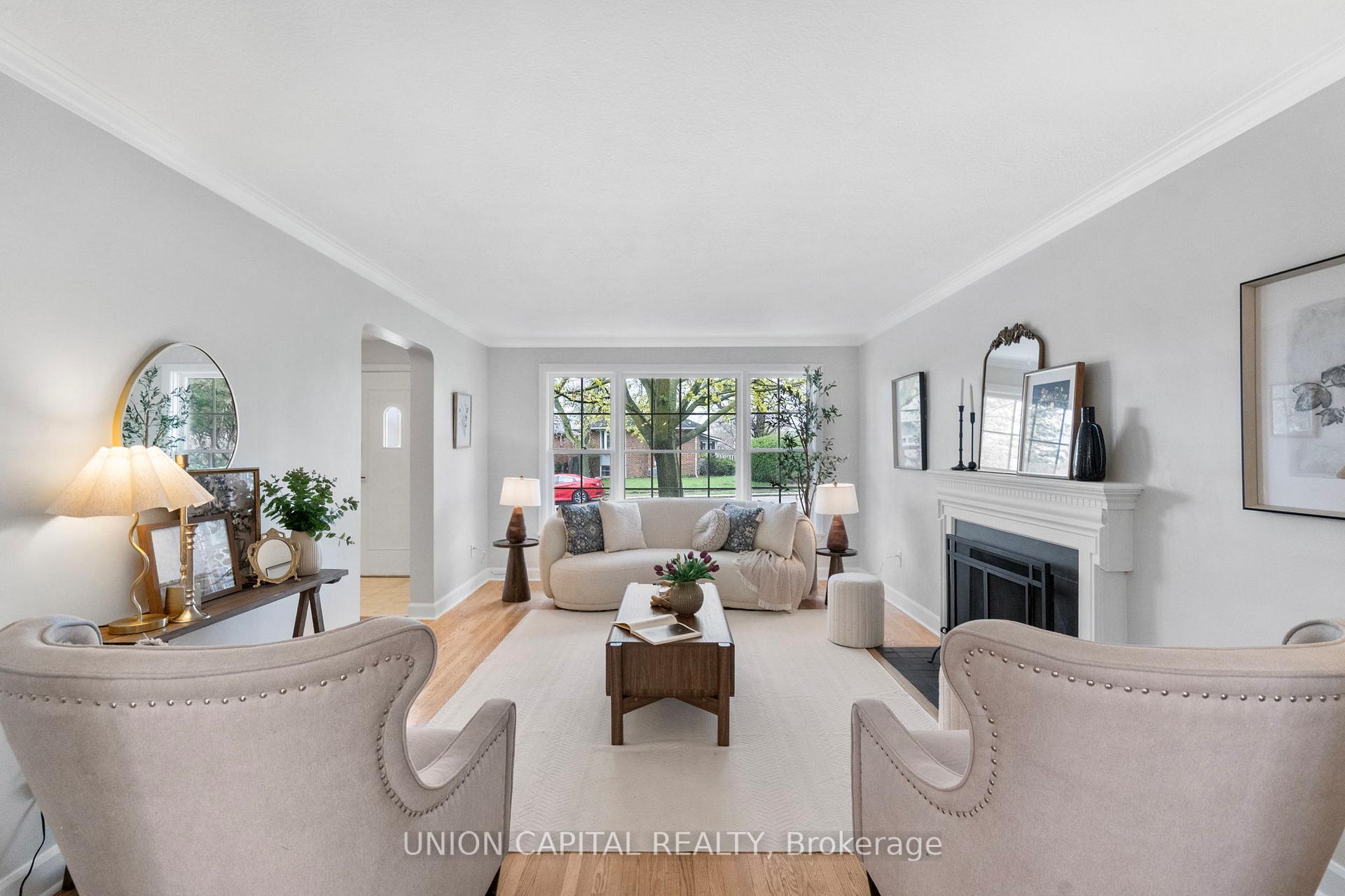 Photo 2 of 9 Cathedral Bluffs Drive, Scarborough, Cliffcrest — HOMEH