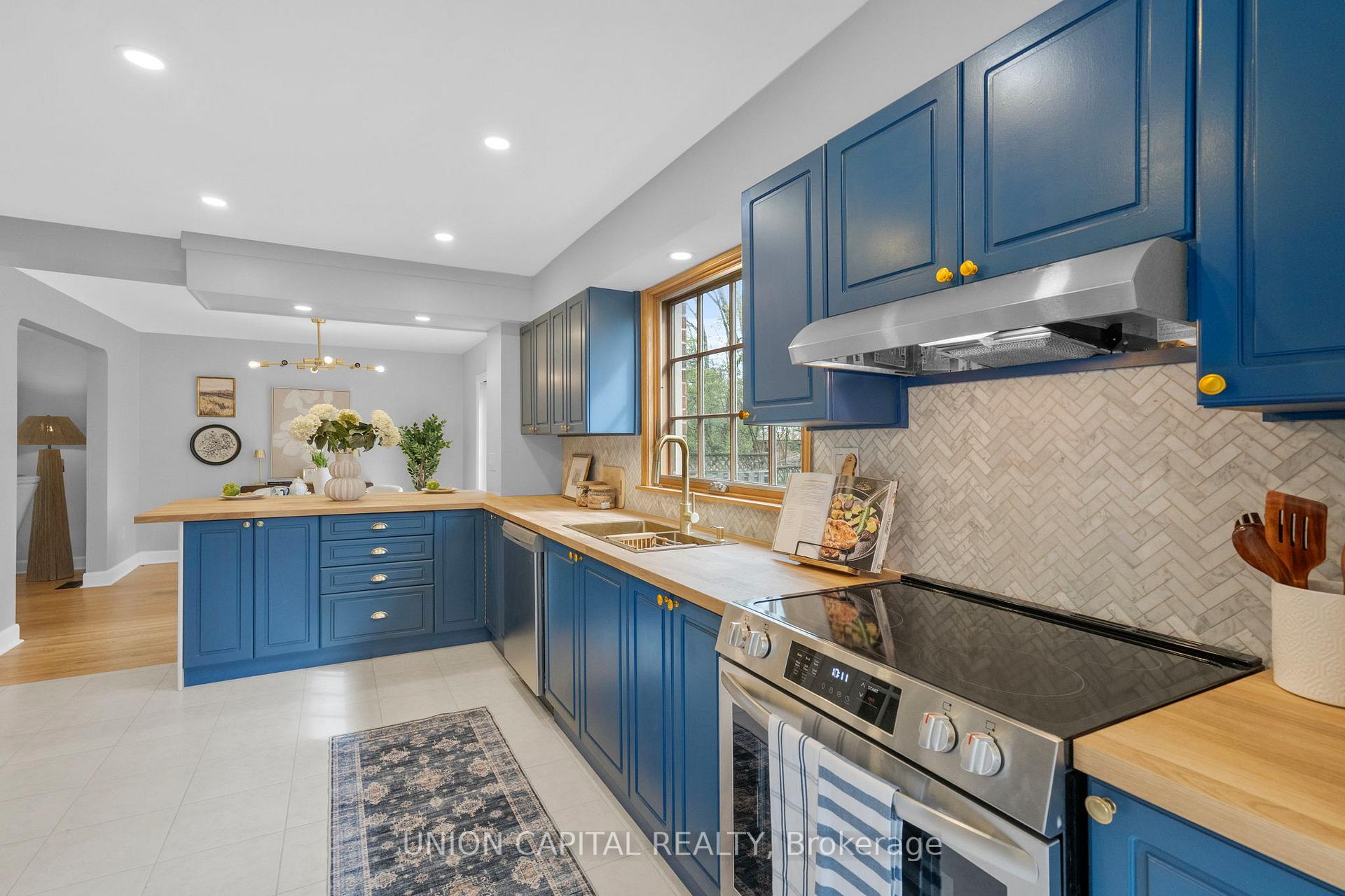 Photo 34 of 9 Cathedral Bluffs Drive, Scarborough, Cliffcrest — HOMEH