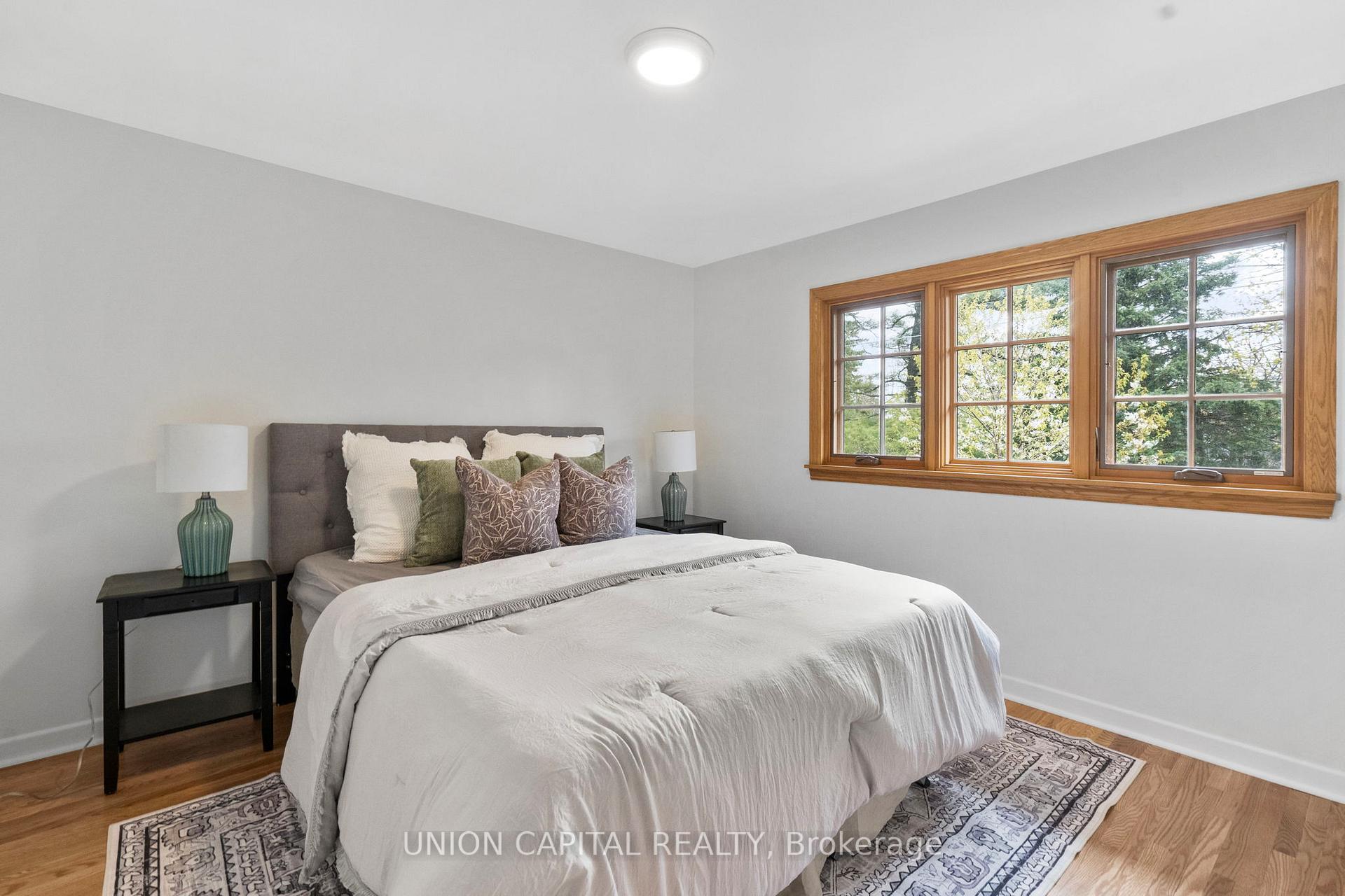 Photo 6 of 9 Cathedral Bluffs Drive, Scarborough, Cliffcrest — HOMEH