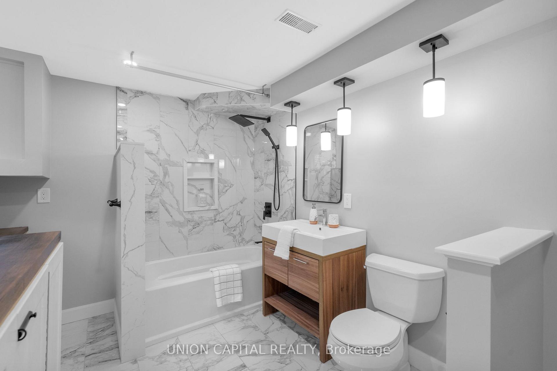 Photo 38 of 9 Cathedral Bluffs Drive, Scarborough, Cliffcrest — HOMEH