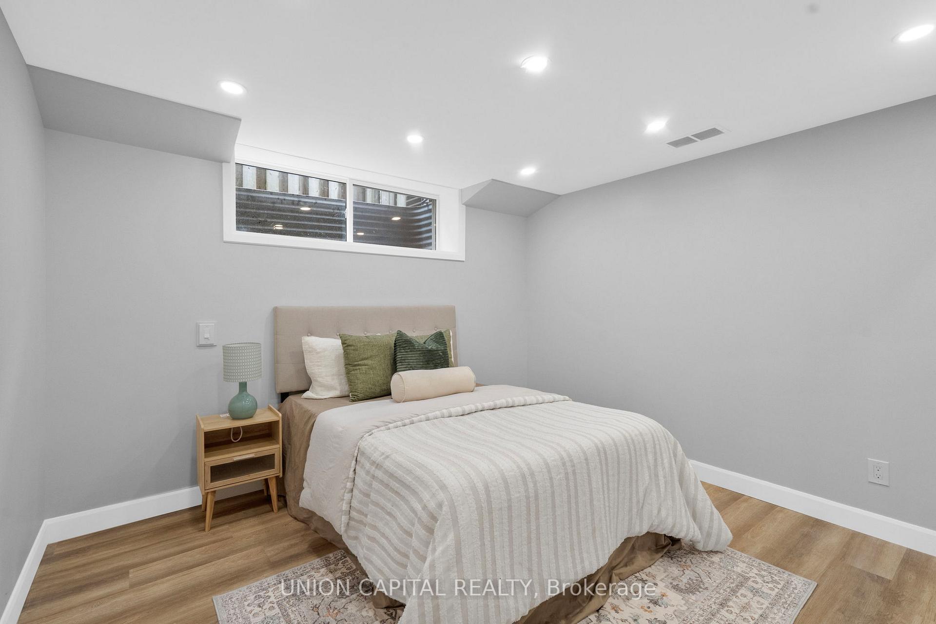 Photo 46 of 9 Cathedral Bluffs Drive, Scarborough, Cliffcrest — HOMEH