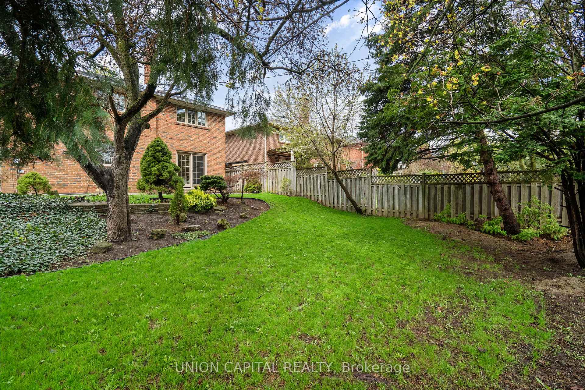 Photo 39 of 9 Cathedral Bluffs Drive, Scarborough, Cliffcrest — HOMEH