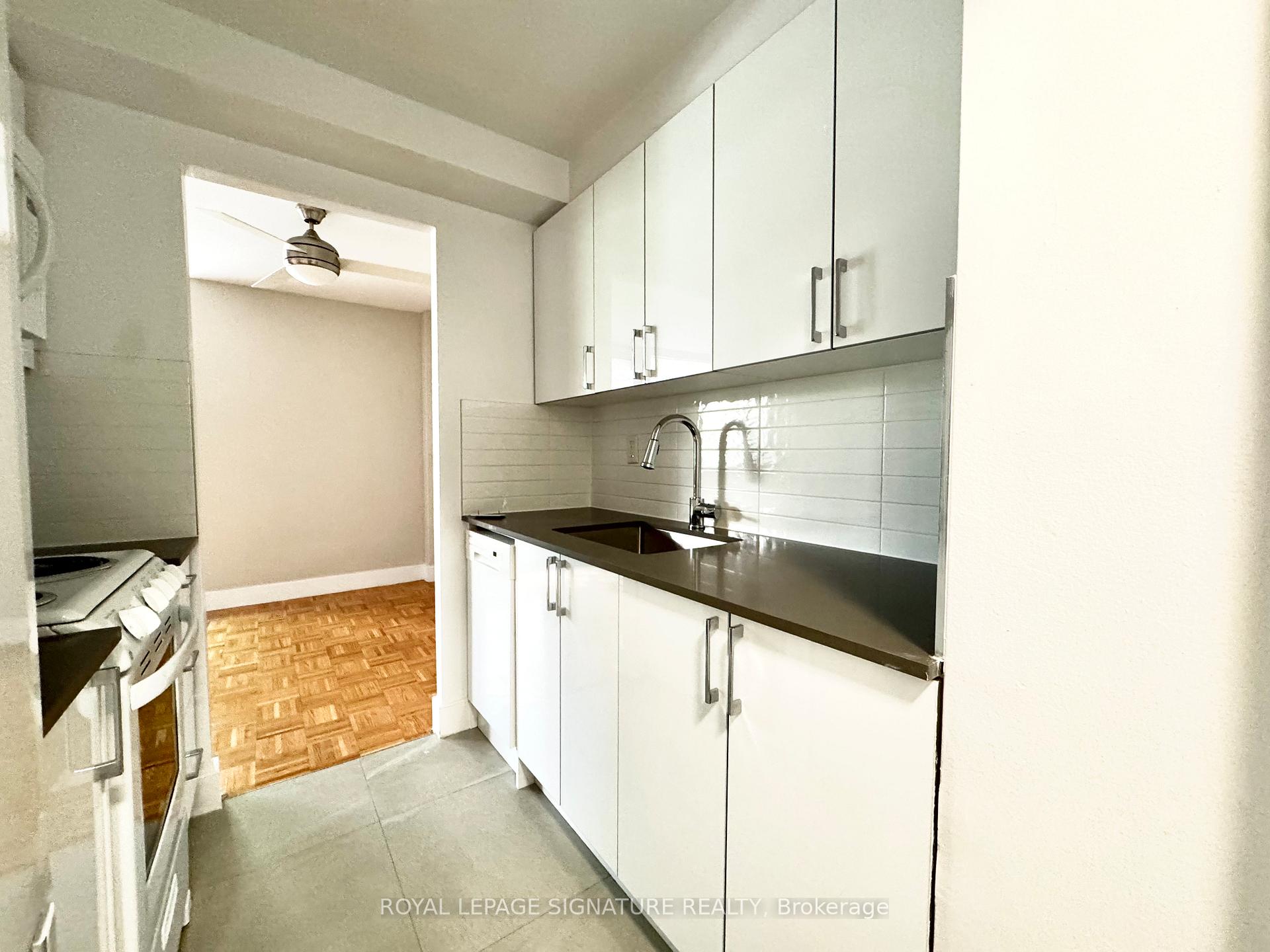 Photo 5 of Unit 403, 55 Isabella Street, Toronto, Church-Yonge Corridor — HOMEH