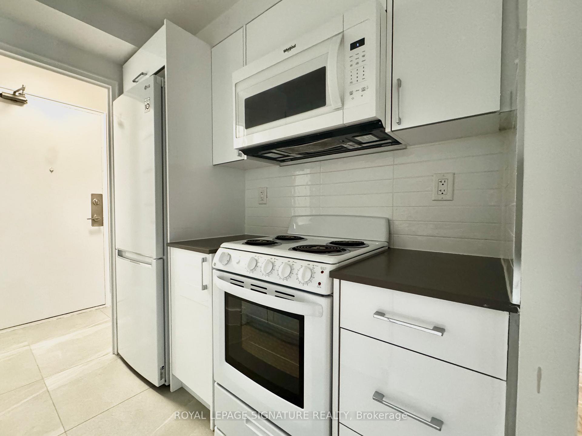 Photo 4 of Unit 403, 55 Isabella Street, Toronto, Church-Yonge Corridor — HOMEH