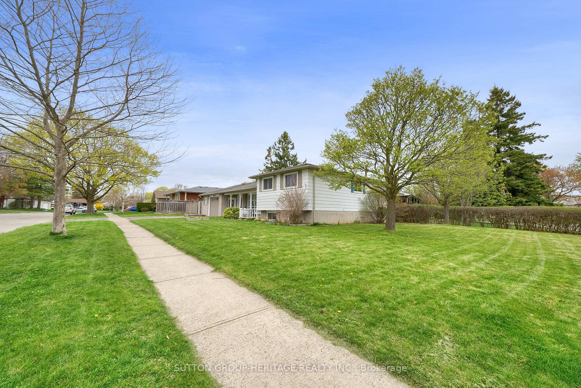 Photo 5 of 19 Turnbull Road, Ajax, South East — HOMEH
