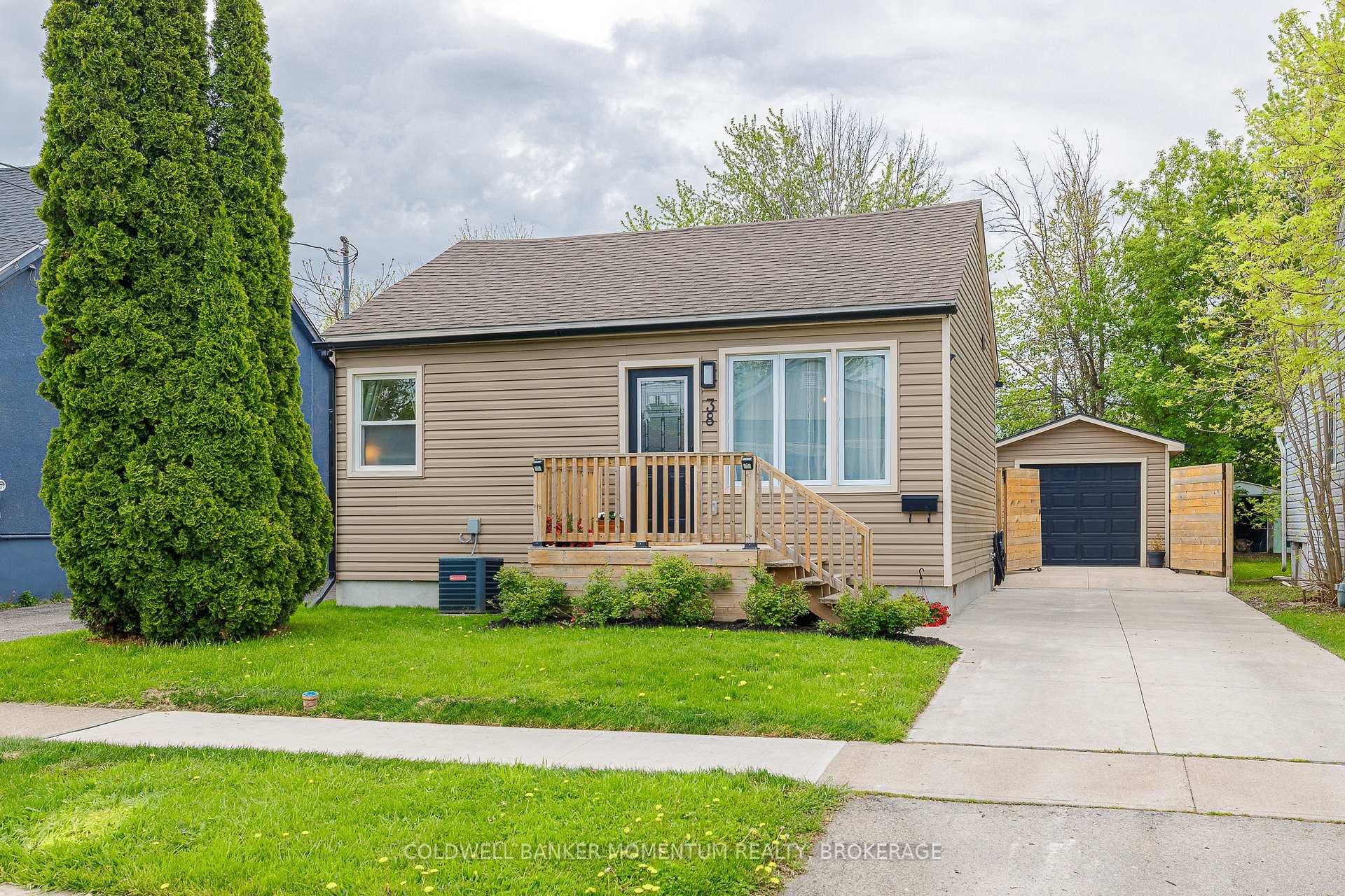 Photo 2 of 38 Bartlett Street, St. Catharines, Facer — HOMEH
