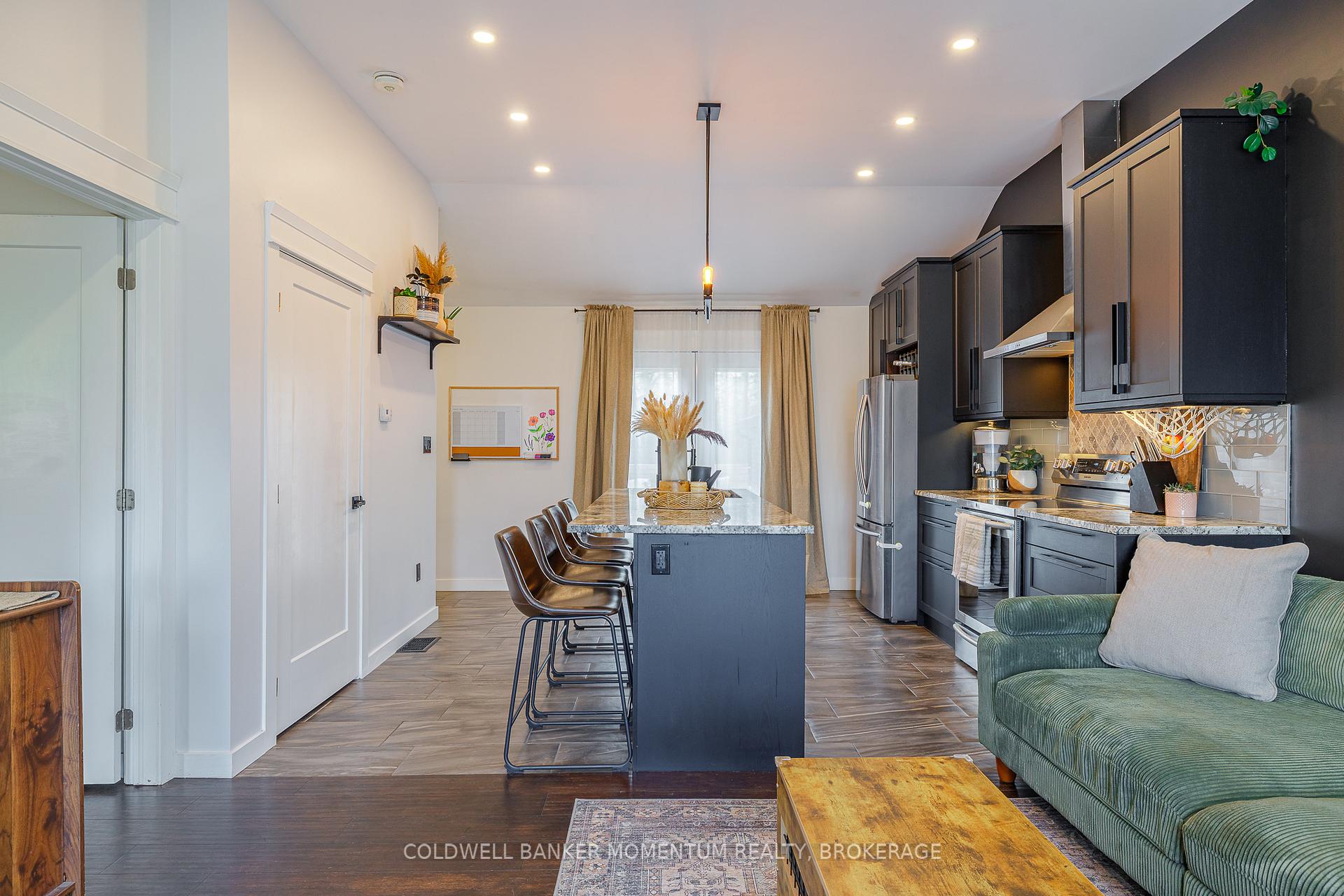 Photo 7 of 38 Bartlett Street, St. Catharines, Facer — HOMEH