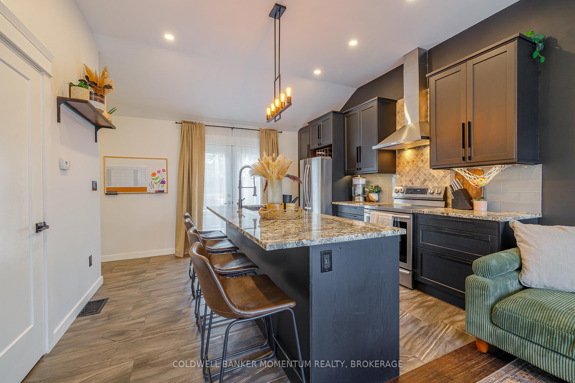 Photo 15 of 38 Bartlett Street, St. Catharines, Facer — HOMEH