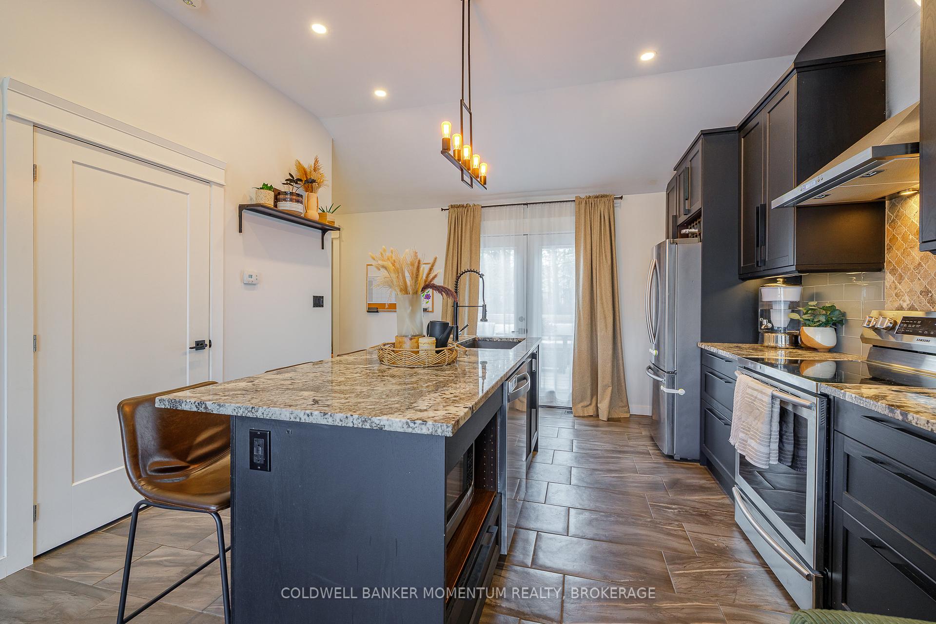 Photo 12 of 38 Bartlett Street, St. Catharines, Facer — HOMEH
