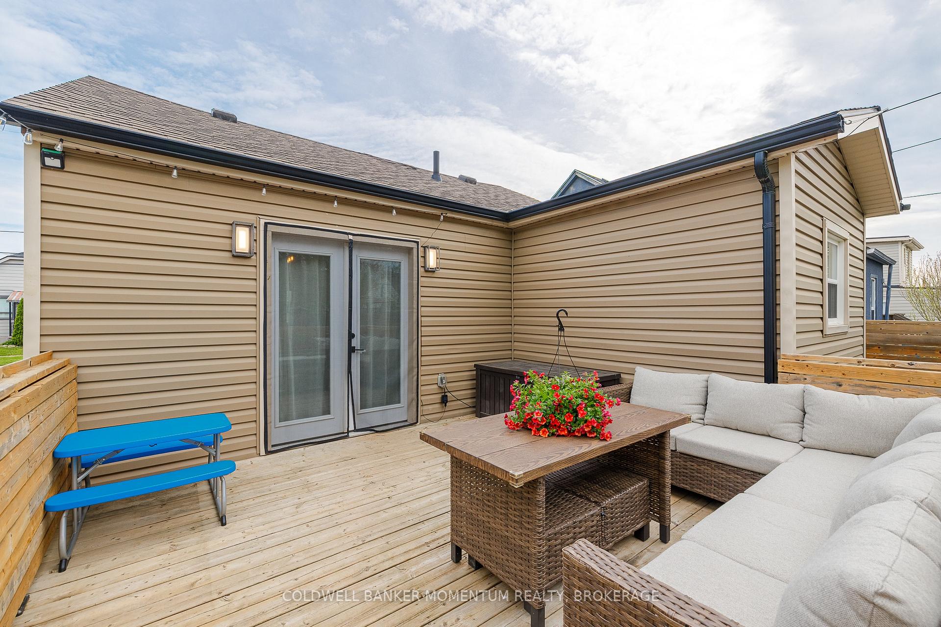 Photo 25 of 38 Bartlett Street, St. Catharines, Facer — HOMEH