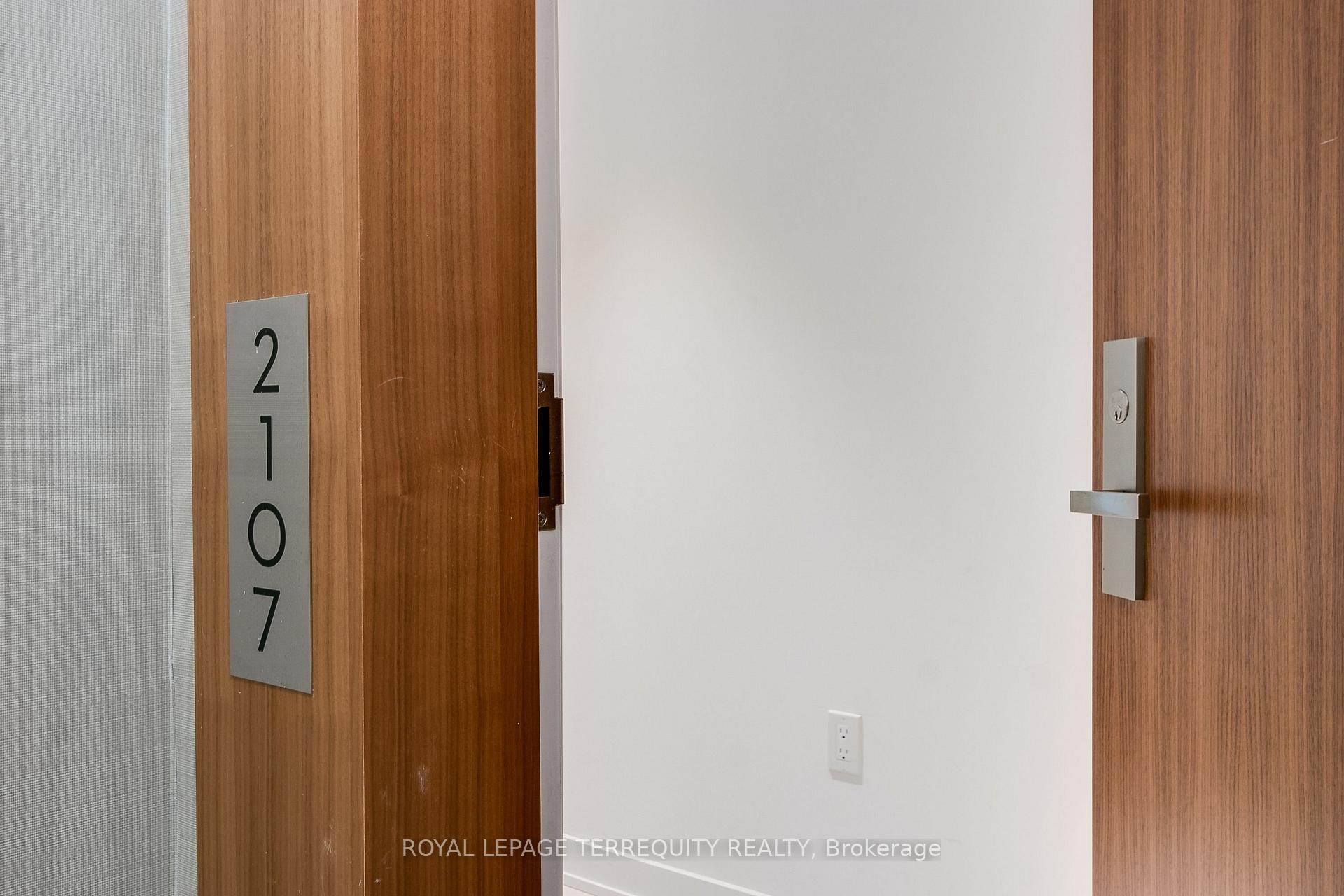 Photo 10 of Unit 2107, 15 Queens Quay, Toronto, Waterfront Communities — HOMEH